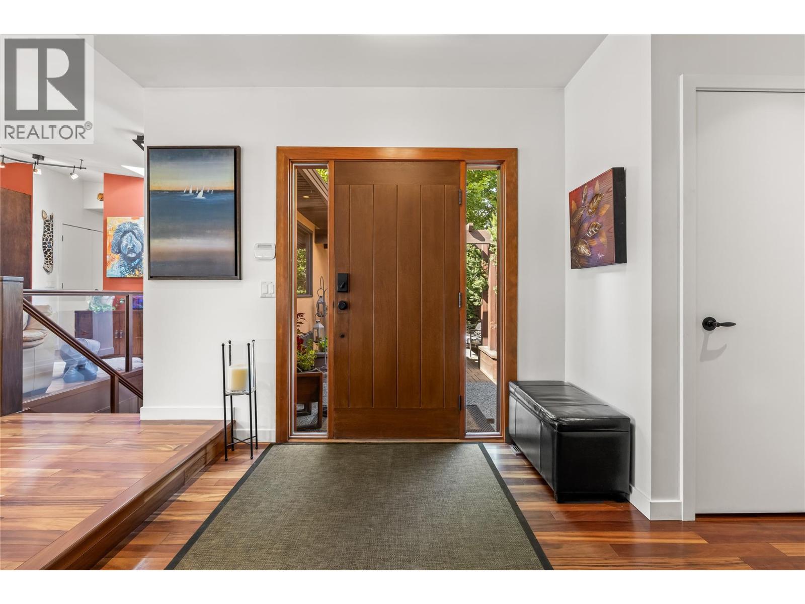 Picture for 3950 June Springs  Road https://www.cirrealty.ca/reb/bc/4/10366944_8.jpg