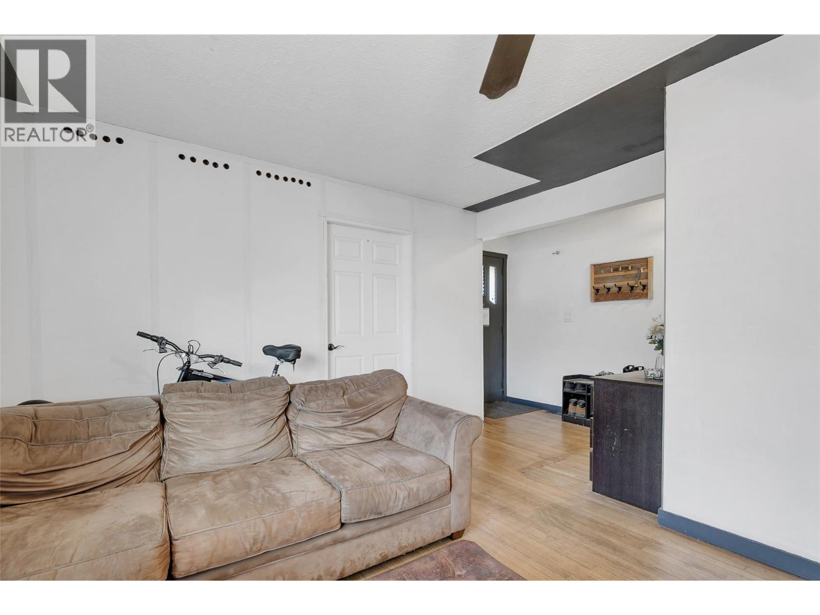 Picture for 1331 Belaire  Avenue