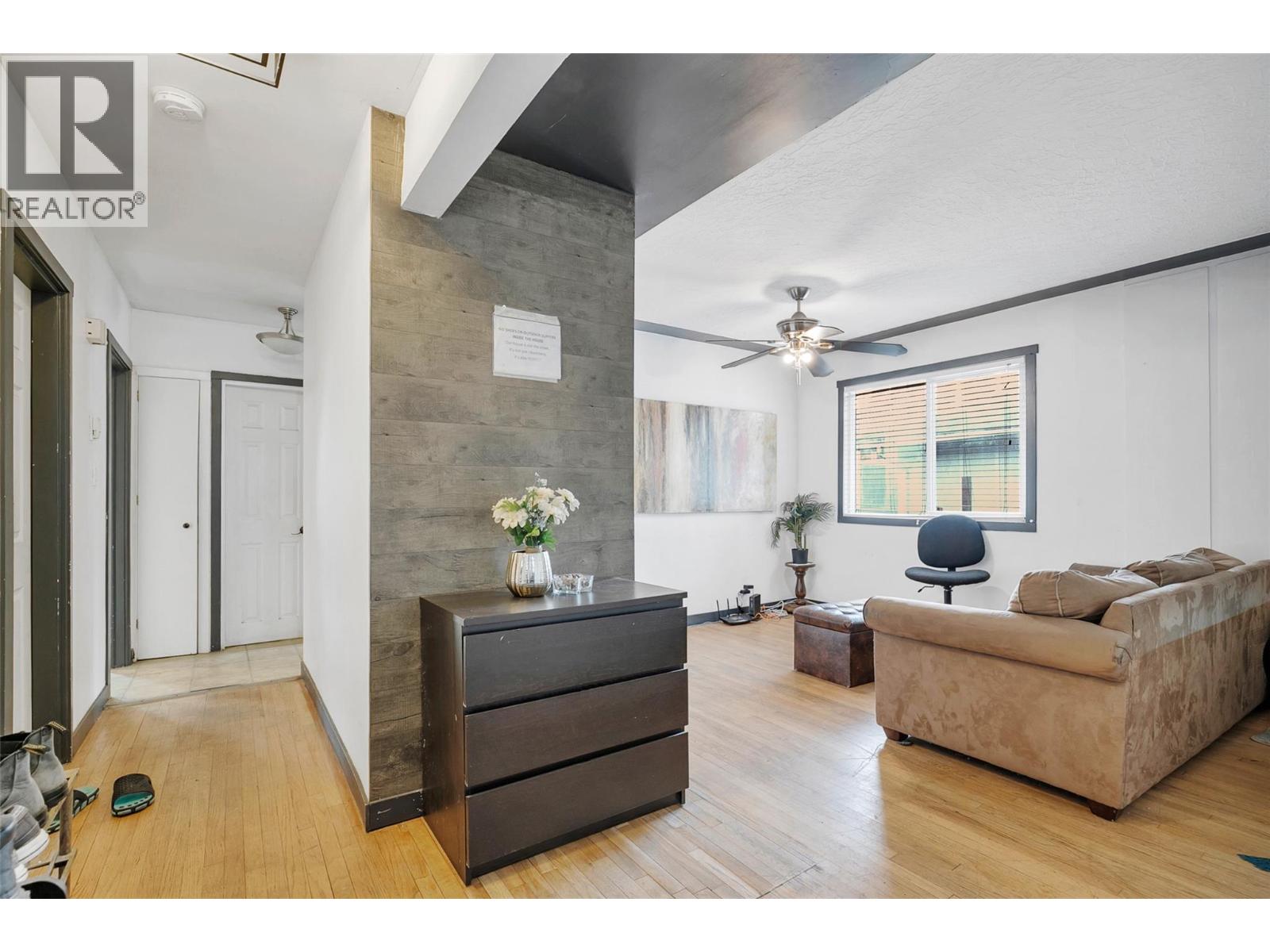 Picture for 1331 Belaire  Avenue