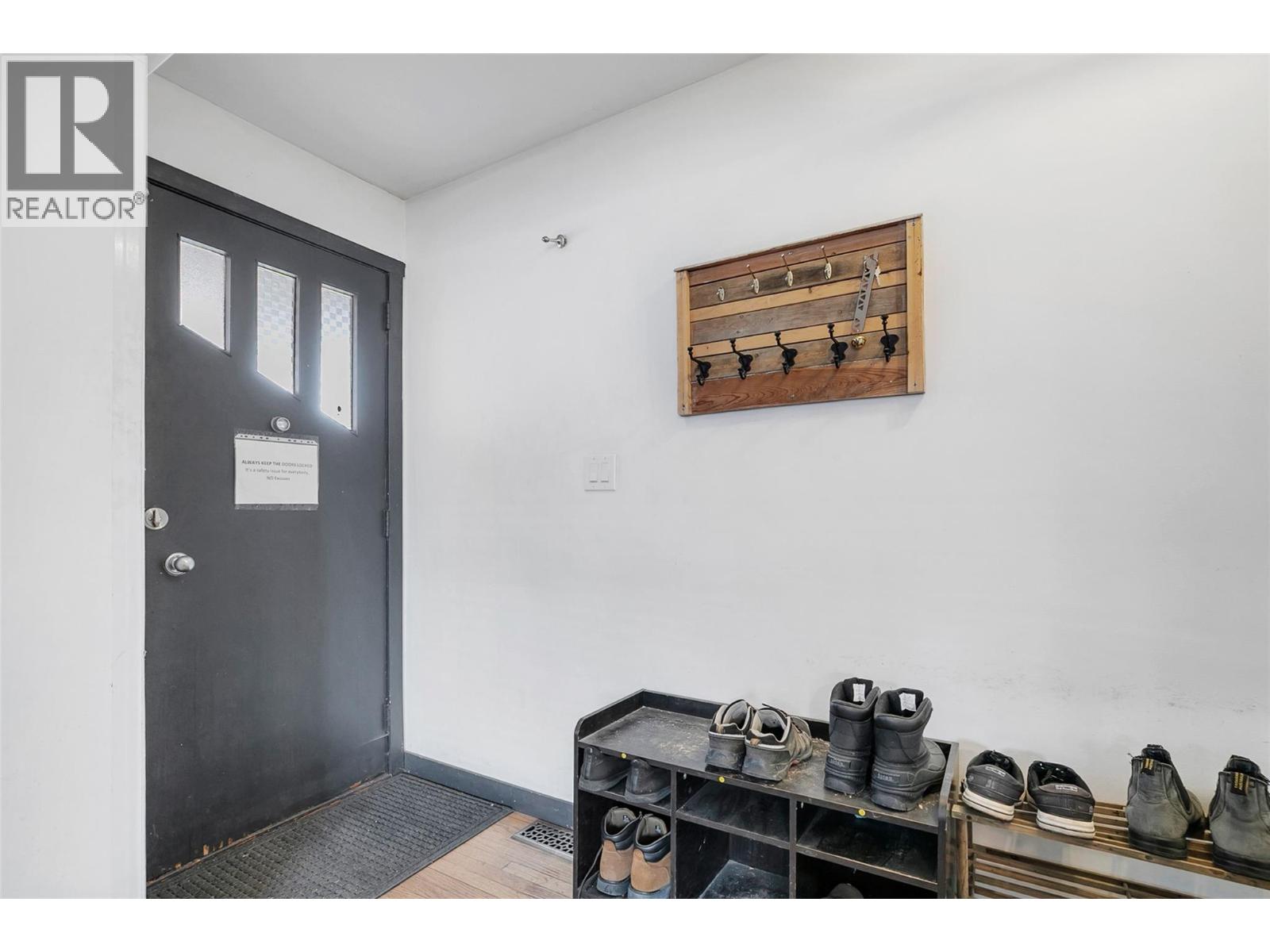 Picture for 1331 Belaire  Avenue