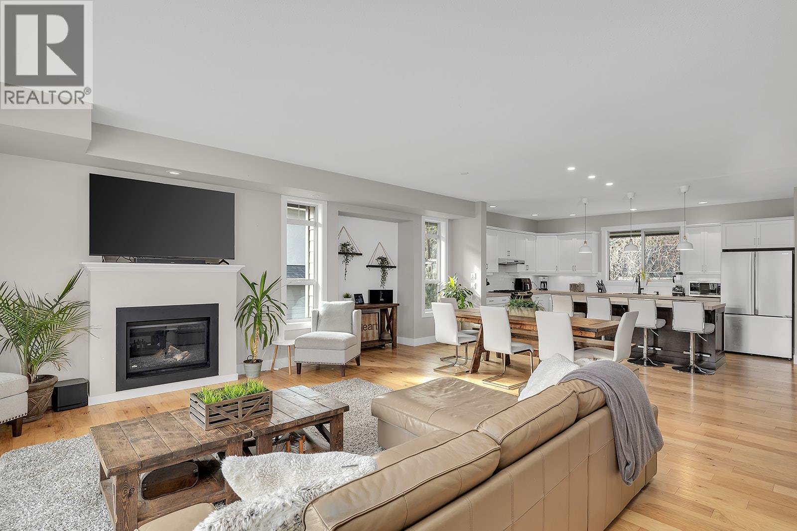 Picture for Unit #7, 1865 Begbie  Road