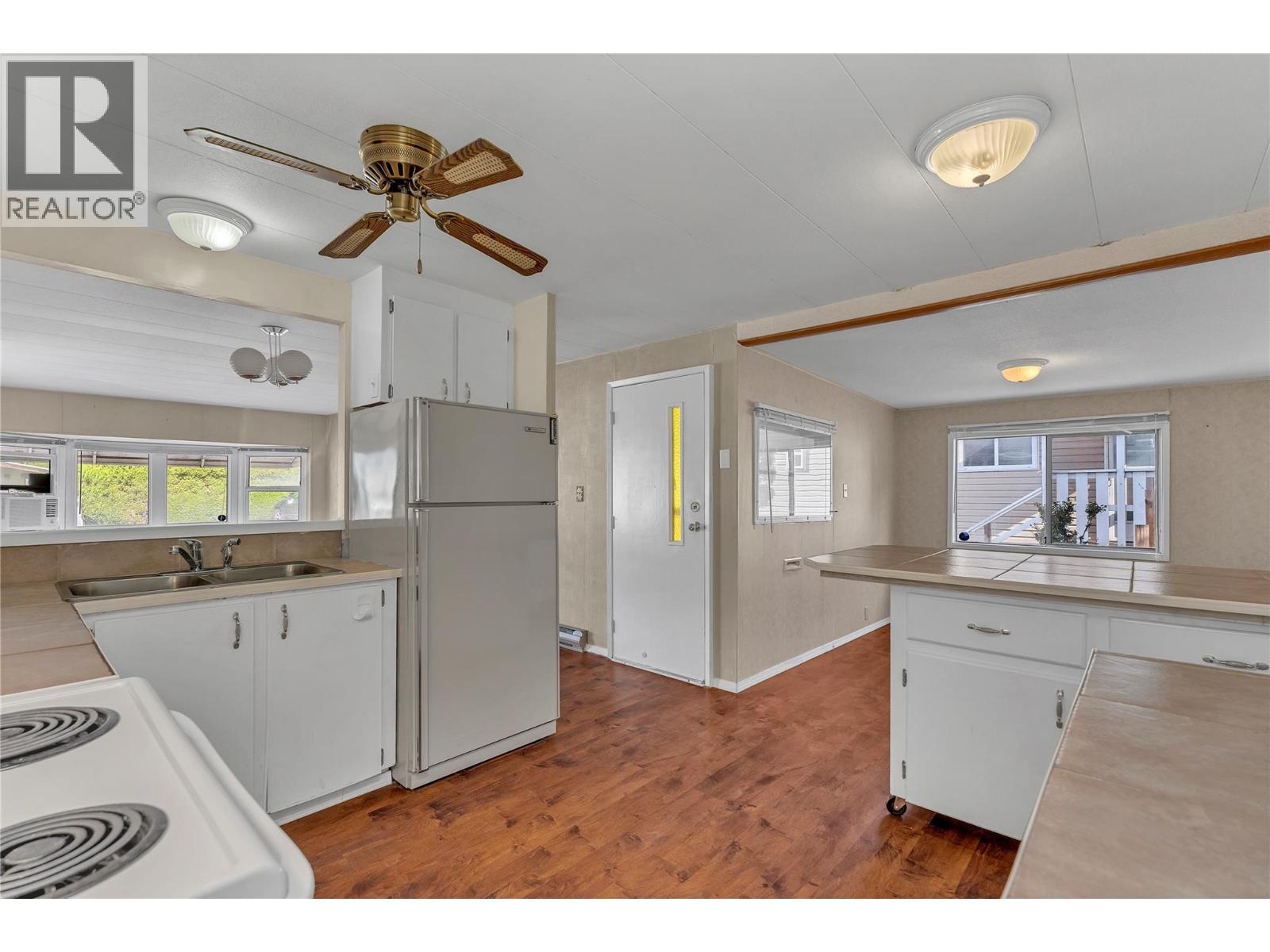 Picture for Unit #101, 98 Okanagan  AvenueE