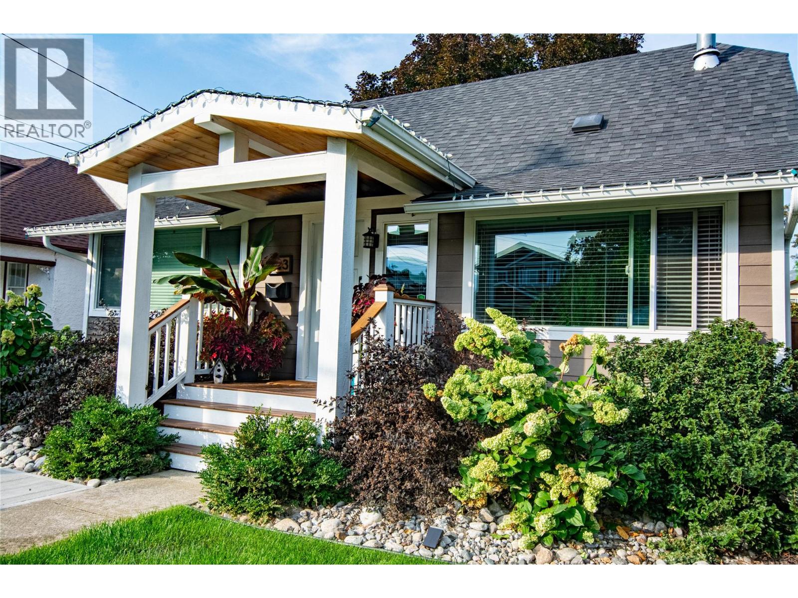 Picture for 433 Young  Street