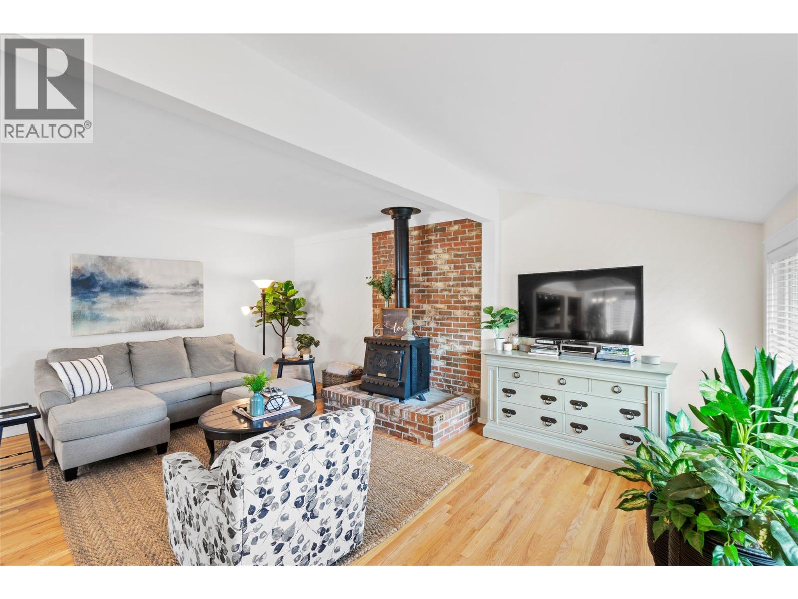 Picture for 433 Young  Street