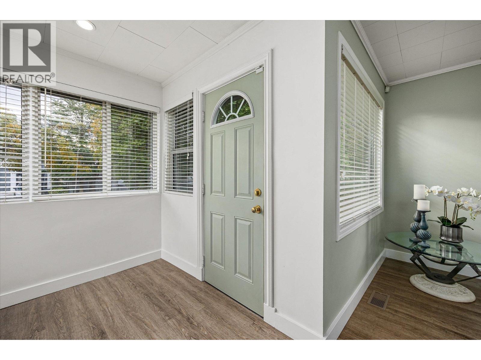 Picture for 836 Cawston  Avenue