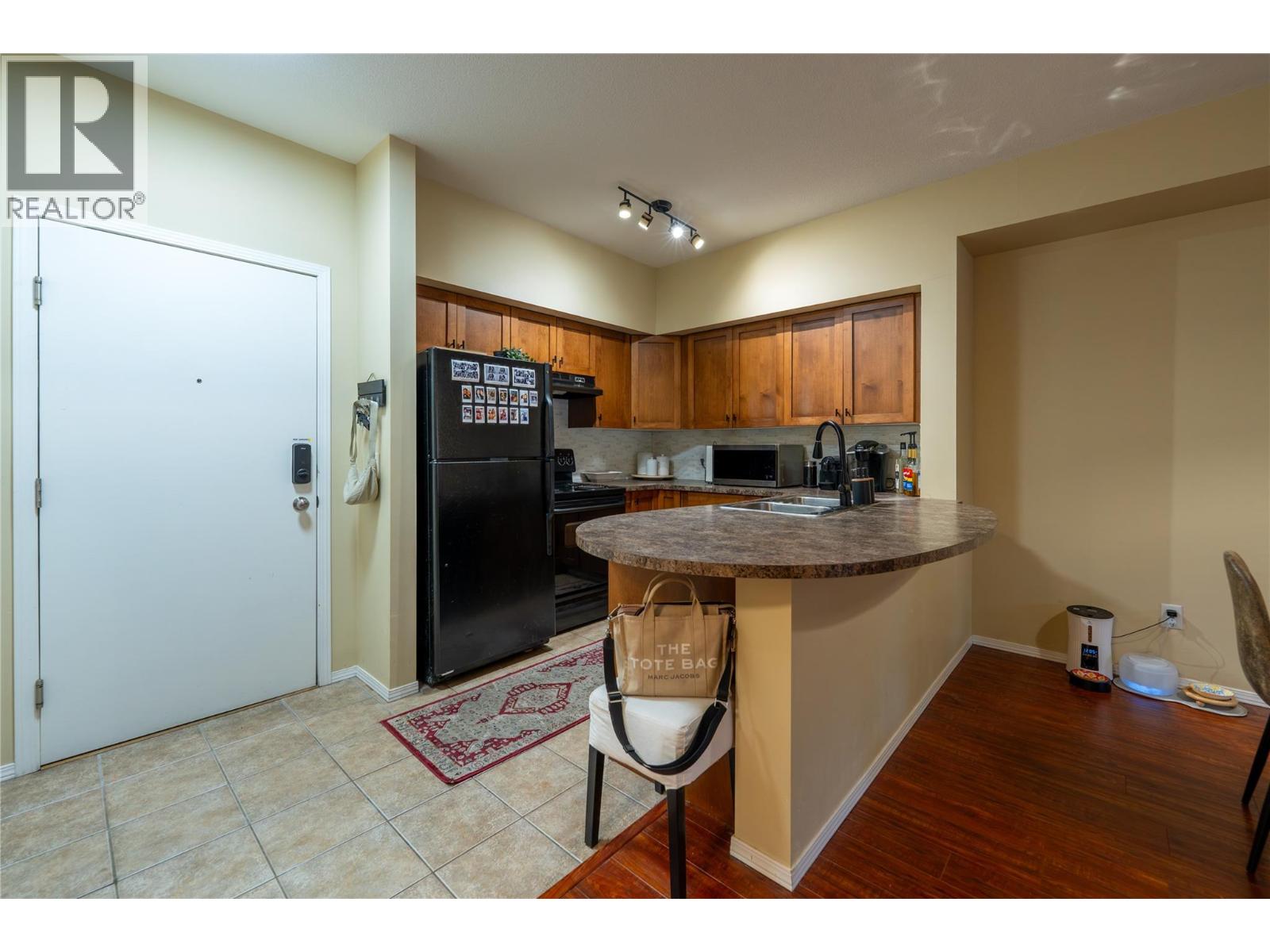 Picture for Unit #2201, 3178 Via Centrale 