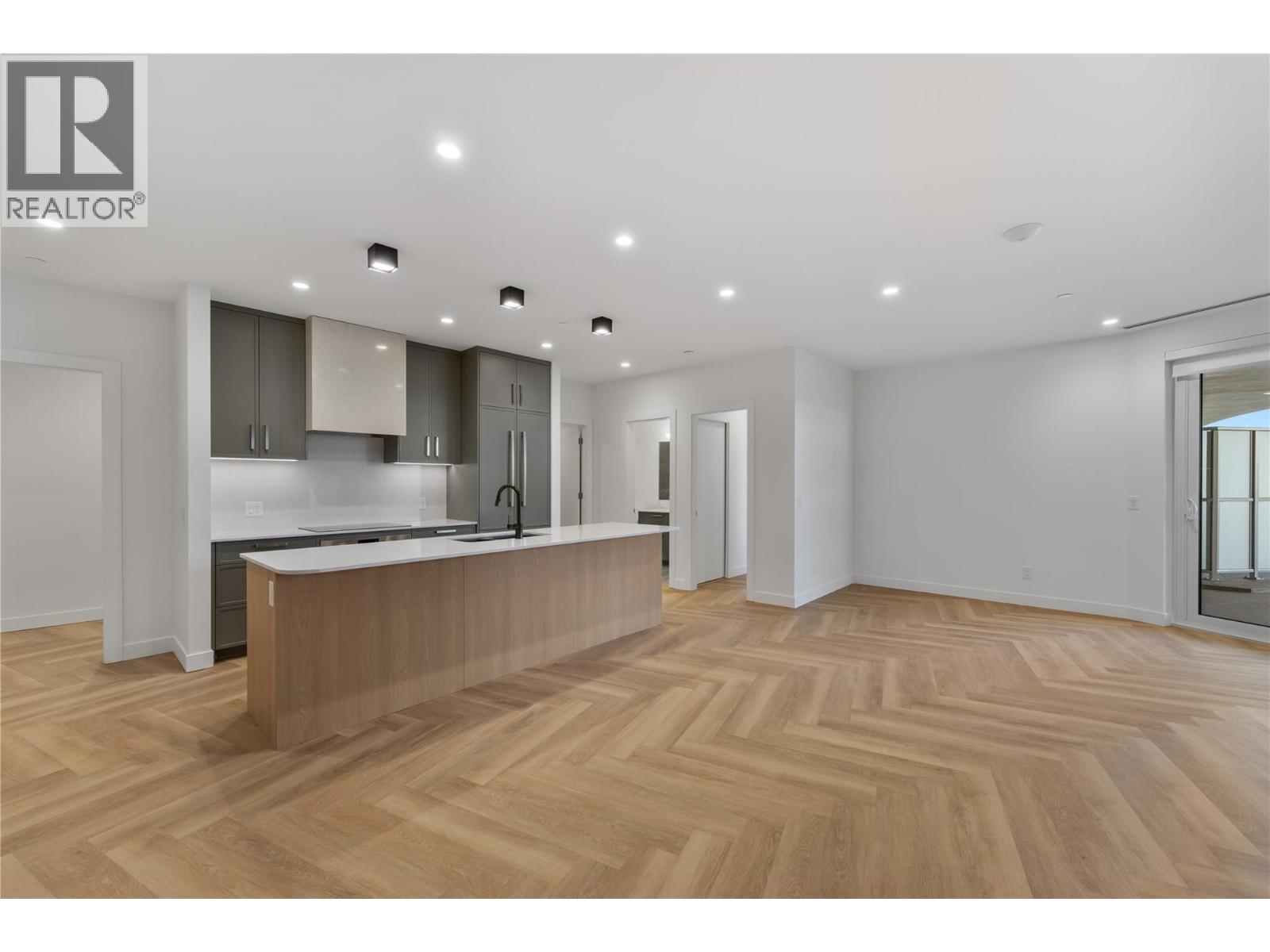 Picture for Unit #414, 3340 Lakeshore  Drive