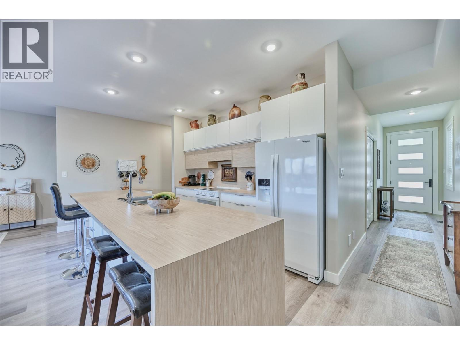 Picture for 21 RAVEN  Court