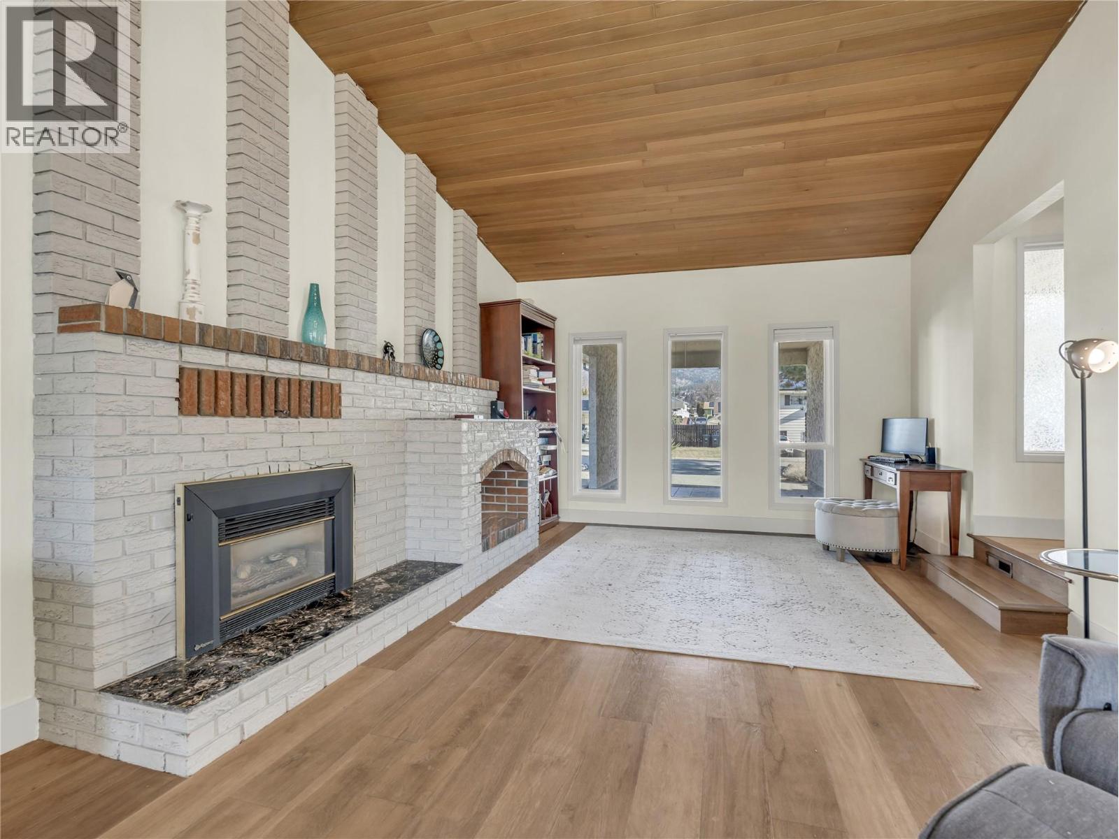 Picture for 114 MURRAY  Drive