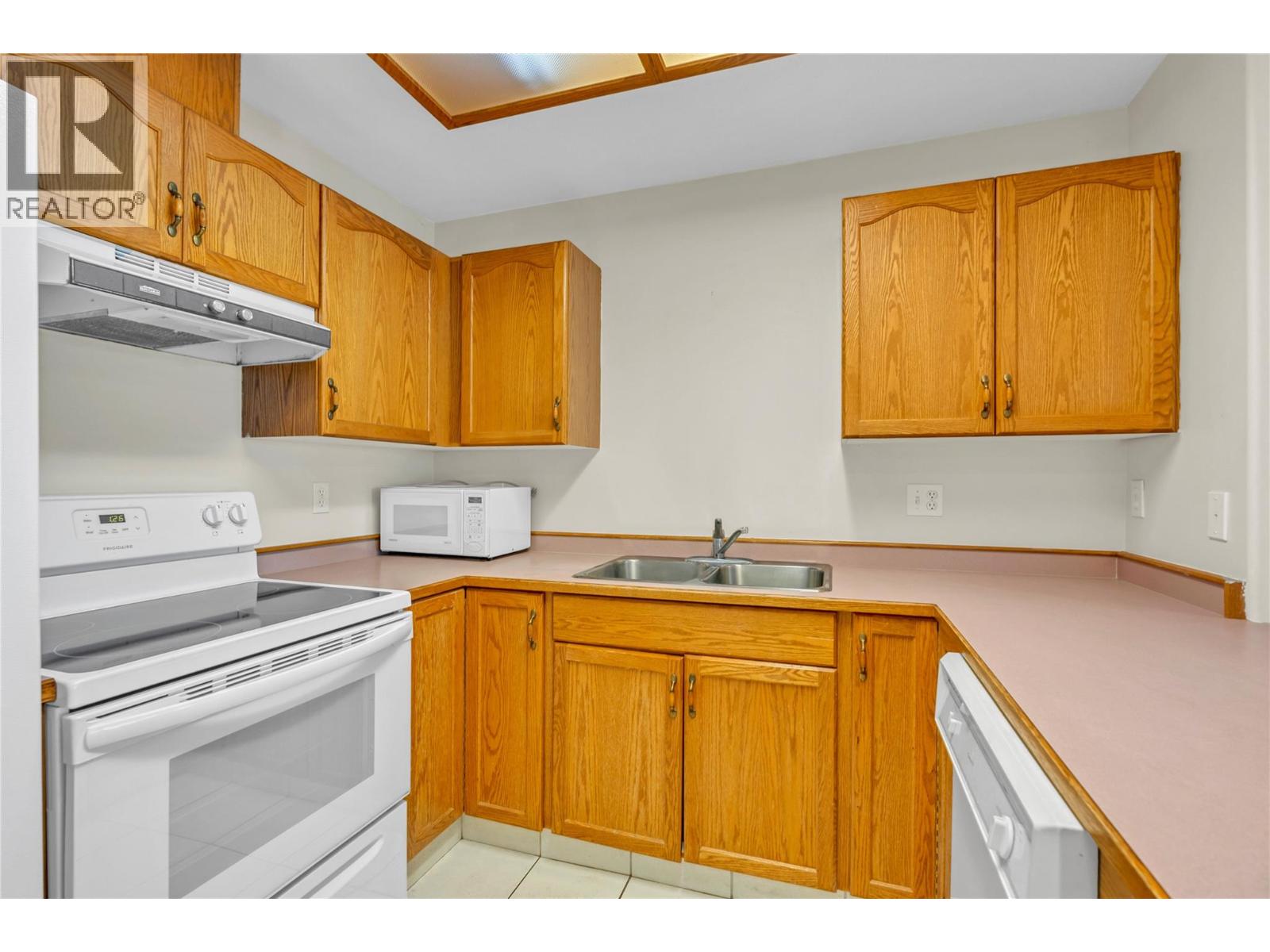 Picture for Unit #306, 3310 Skaha Lake  Road