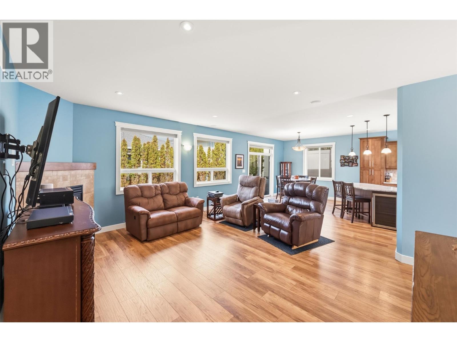 Picture for Unit #176, 170 Stocks  Crescent