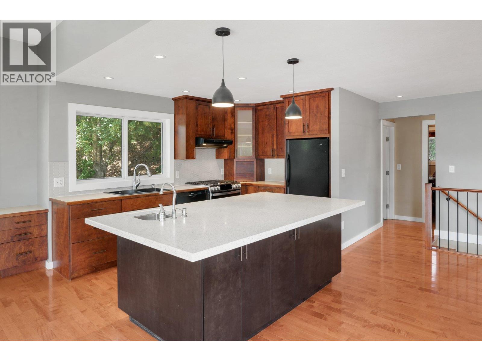 Picture for 220 West Bench  Drive