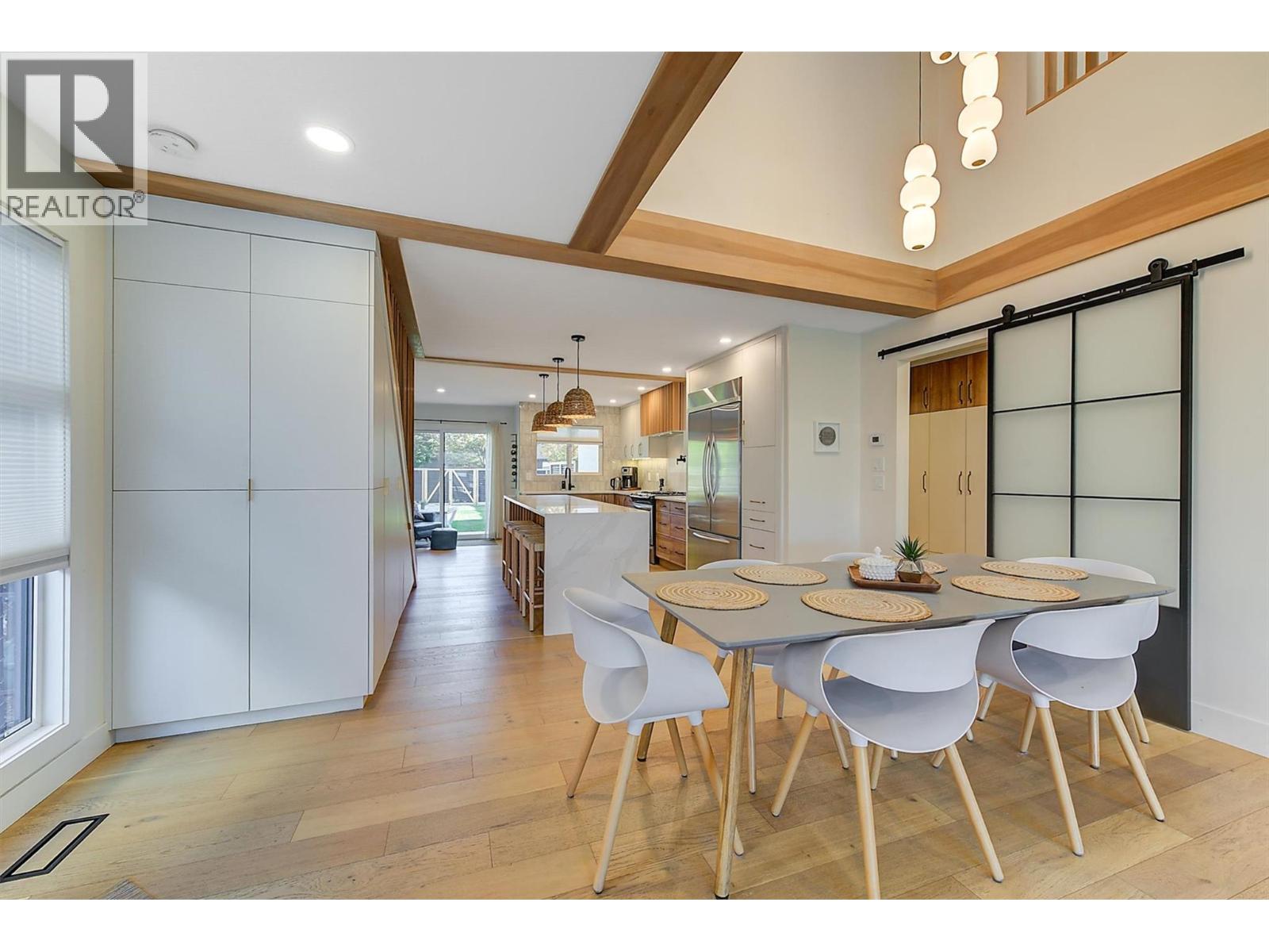 Picture for 985 Manhattan  Drive