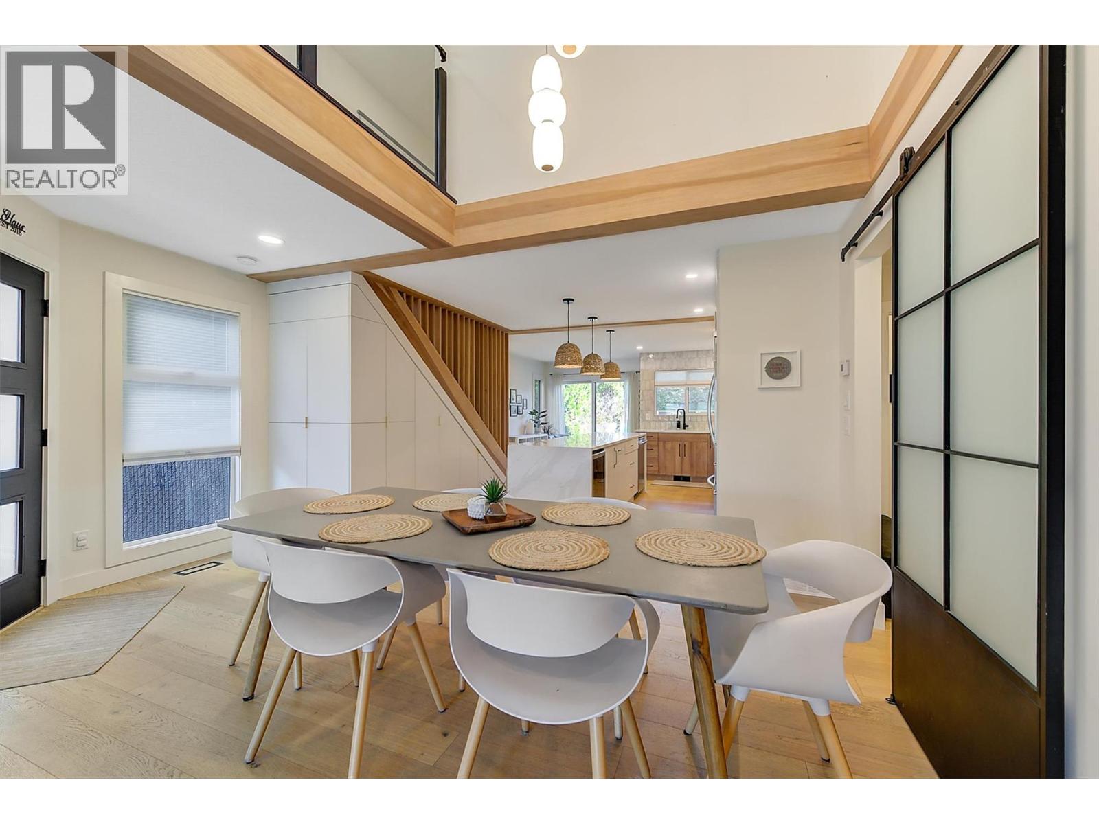 Picture for 985 Manhattan  Drive