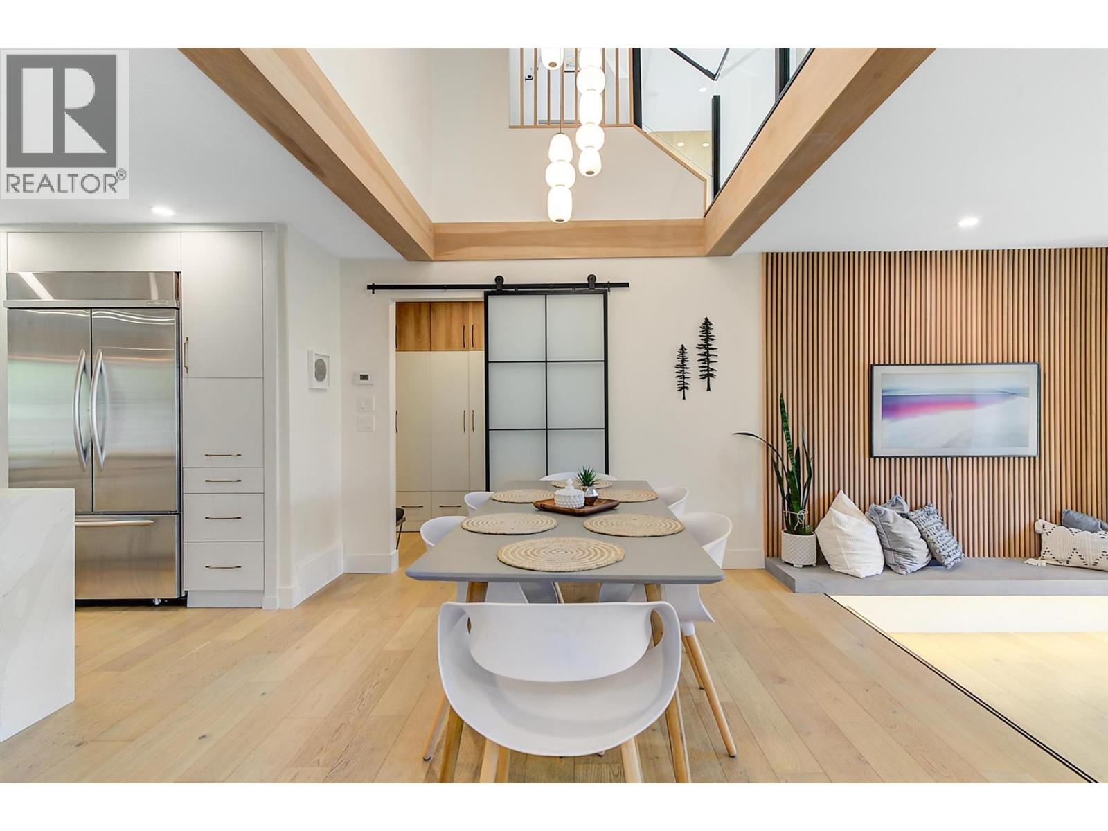Picture for 985 Manhattan  Drive