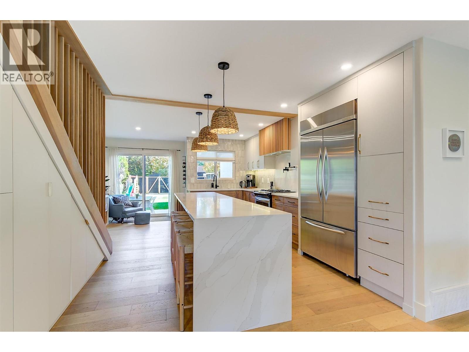 Picture for 985 Manhattan  Drive