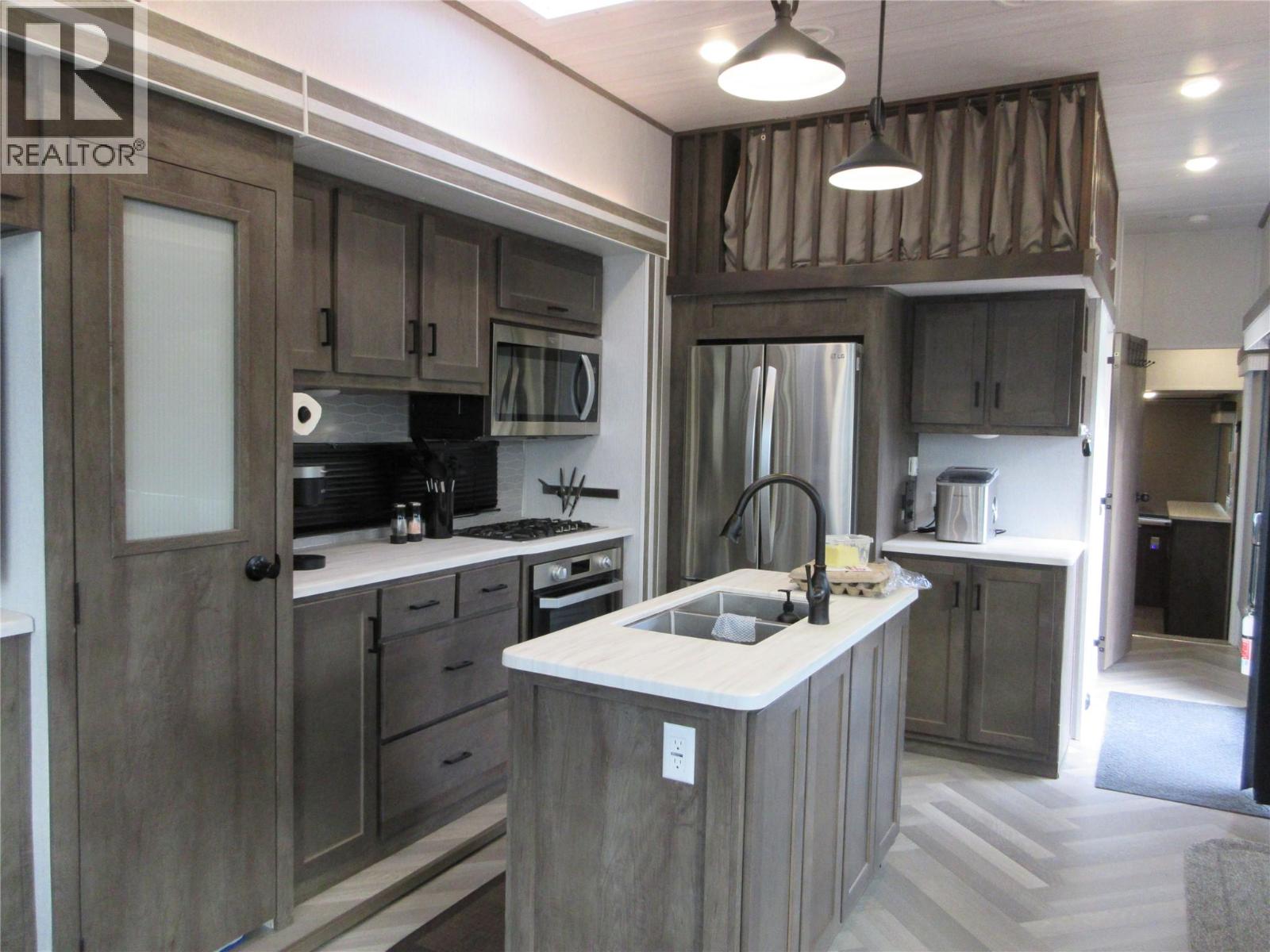 Picture for Unit #281, 415 Commonwealth  Road https://www.cirrealty.ca/reb/bc/5/10354375_15.jpg