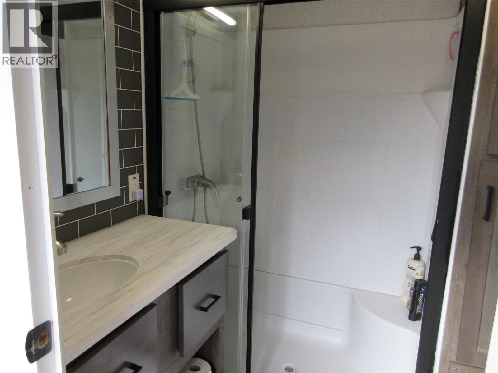 Picture for Unit #281, 415 Commonwealth  Road https://www.cirrealty.ca/reb/bc/5/10354375_17.jpg