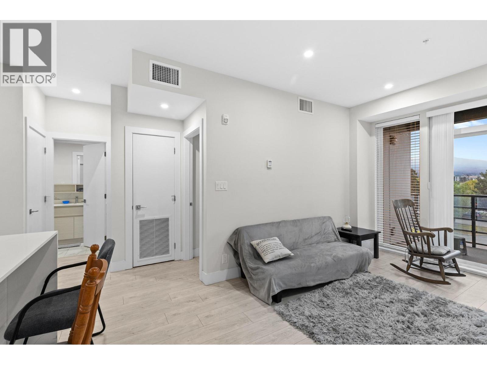 Picture for Unit #311, 1925 Enterprise  Way https://www.cirrealty.ca/reb/bc/5/10357835_10.jpg