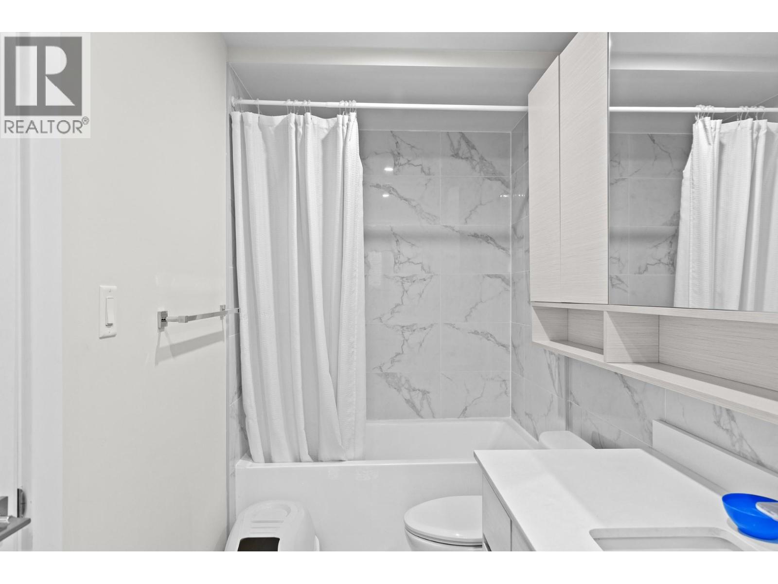 Picture for Unit #311, 1925 Enterprise  Way https://www.cirrealty.ca/reb/bc/5/10357835_17.jpg