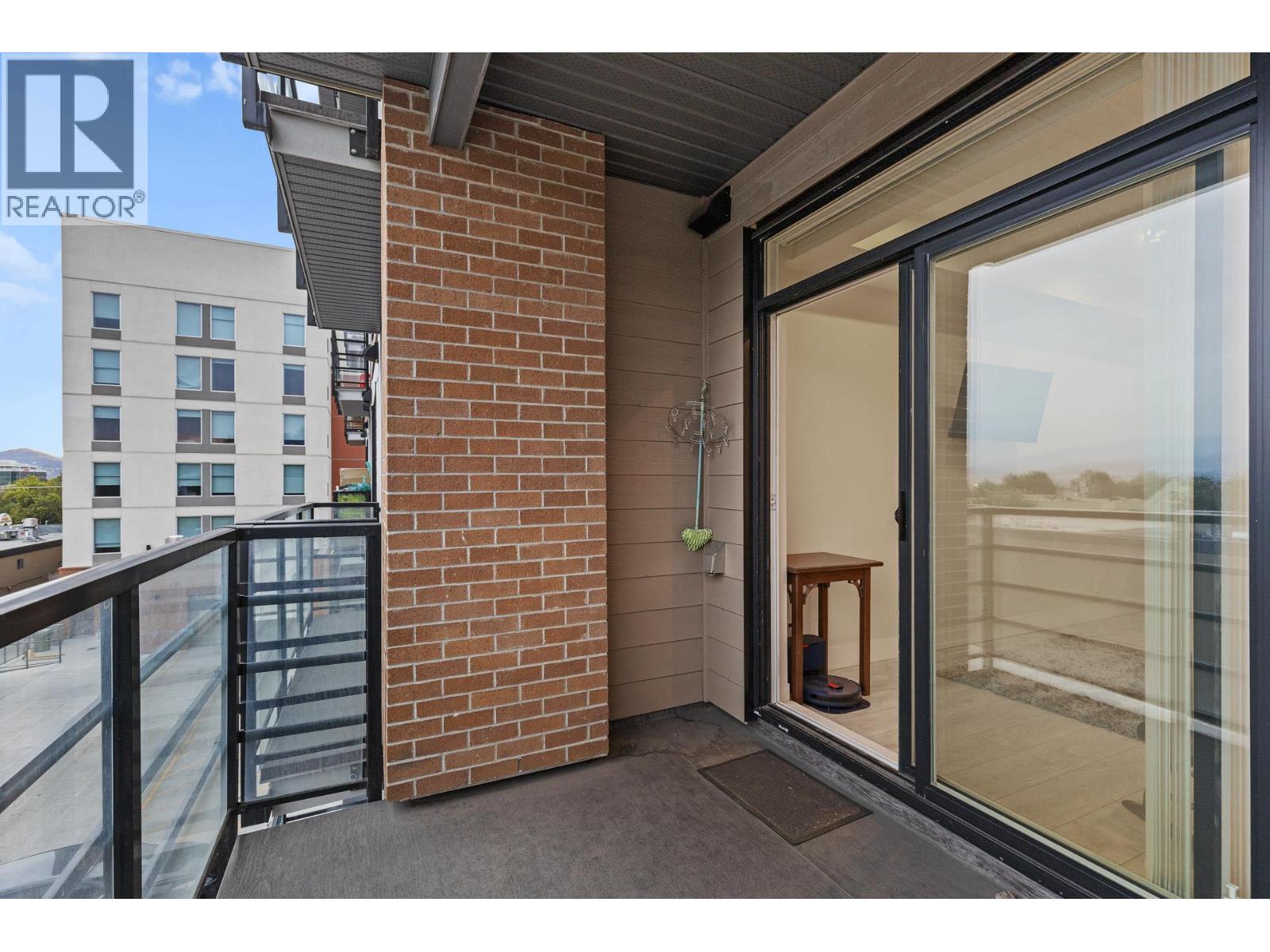 Picture for Unit #311, 1925 Enterprise  Way https://www.cirrealty.ca/reb/bc/5/10357835_20.jpg