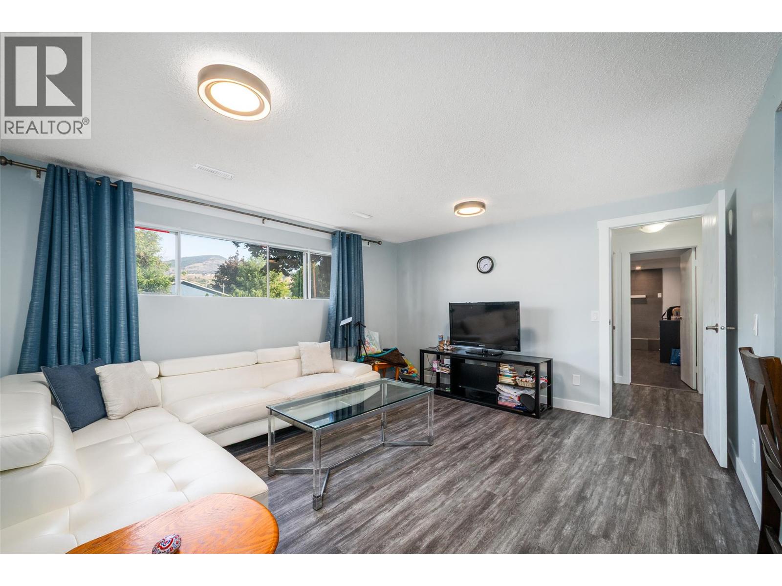 Picture for 320 Prior  RoadN https://www.cirrealty.ca/reb/bc/5/10363445_23.jpg