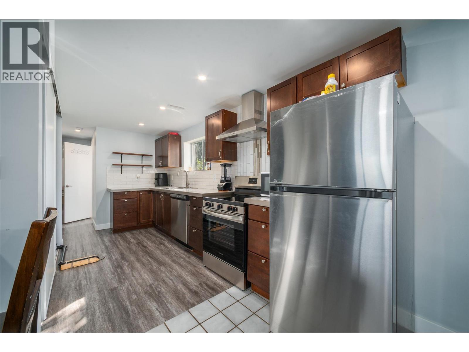 Picture for 320 Prior  RoadN https://www.cirrealty.ca/reb/bc/5/10363445_27.jpg