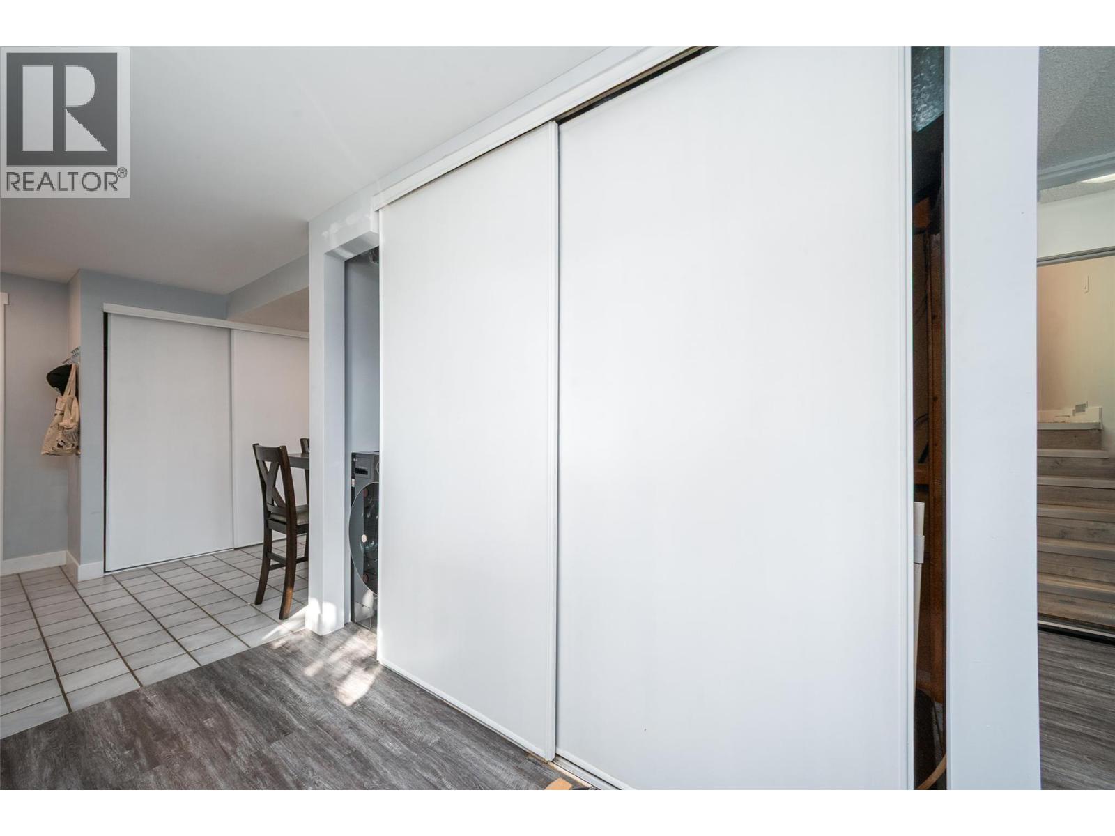 Picture for 320 Prior  RoadN https://www.cirrealty.ca/reb/bc/5/10363445_28.jpg