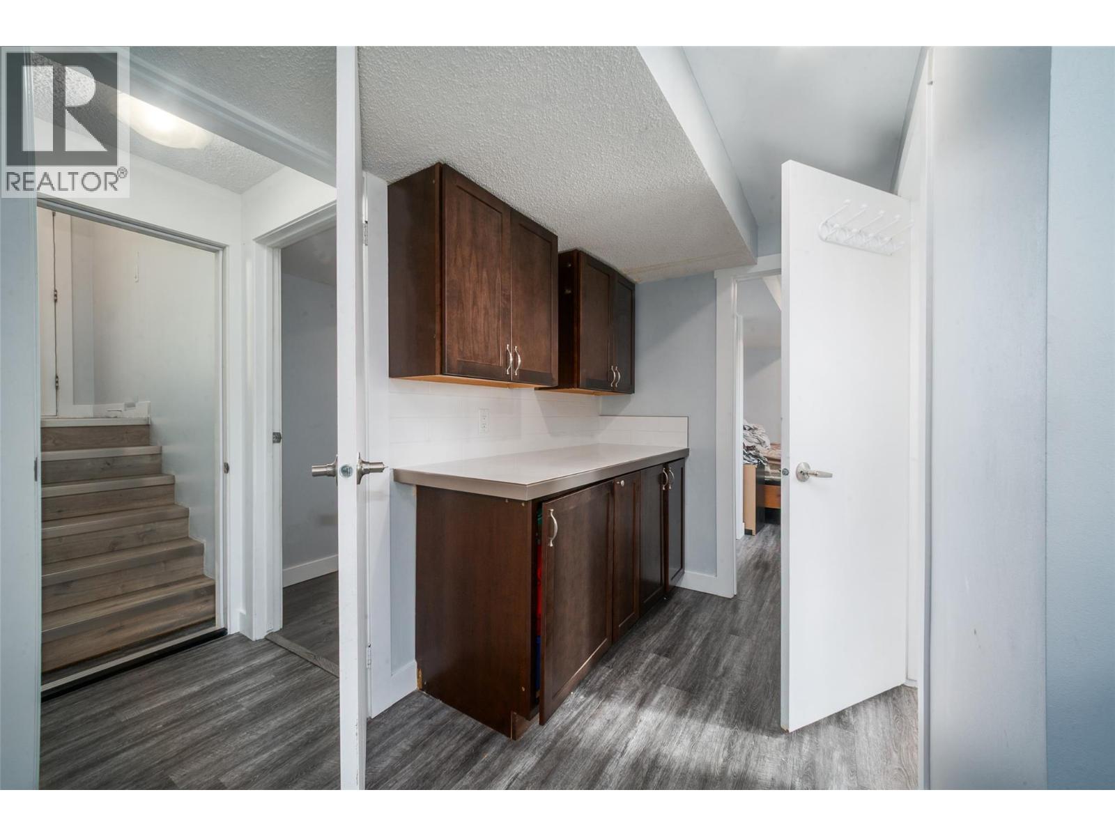 Picture for 320 Prior  RoadN https://www.cirrealty.ca/reb/bc/5/10363445_31.jpg