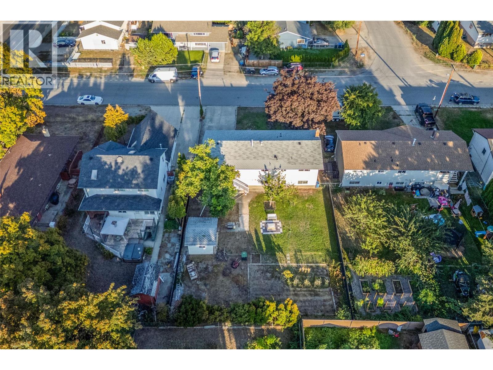 Picture for 320 Prior  RoadN https://www.cirrealty.ca/reb/bc/5/10363445_43.jpg