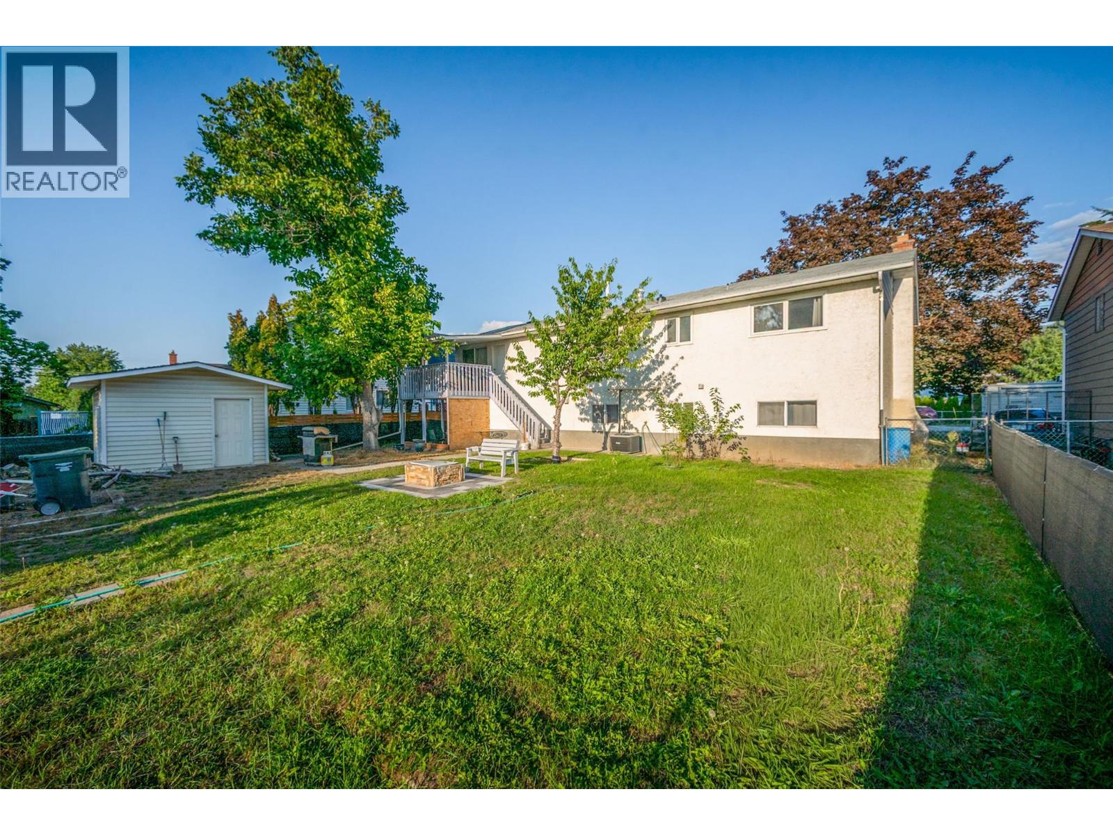 Picture for 320 Prior  RoadN https://www.cirrealty.ca/reb/bc/5/10363445_44.jpg