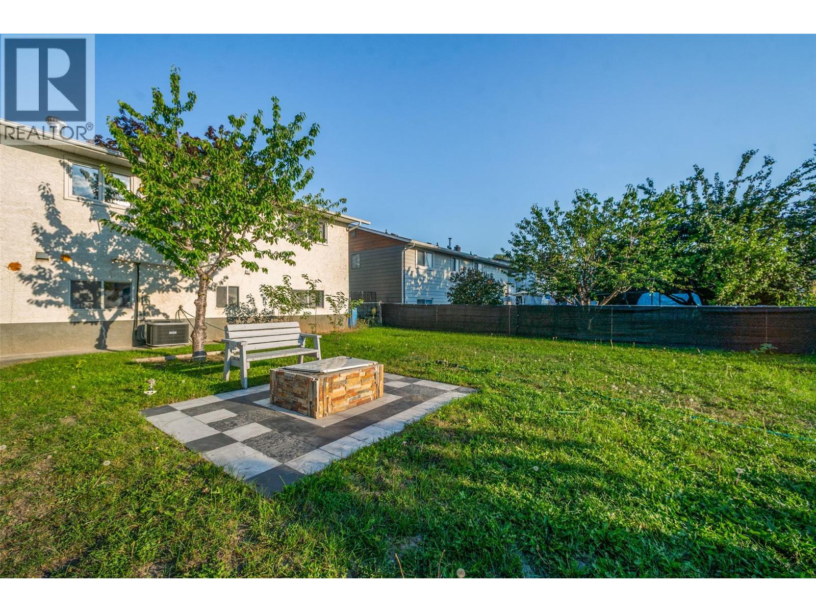 Picture for 320 Prior  RoadN https://www.cirrealty.ca/reb/bc/5/10363445_47.jpg