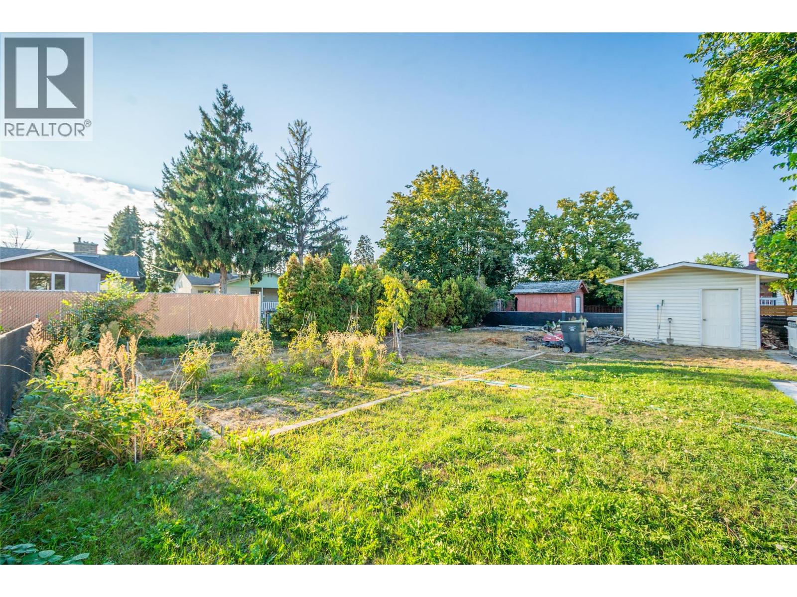 Picture for 320 Prior  RoadN https://www.cirrealty.ca/reb/bc/5/10363445_52.jpg