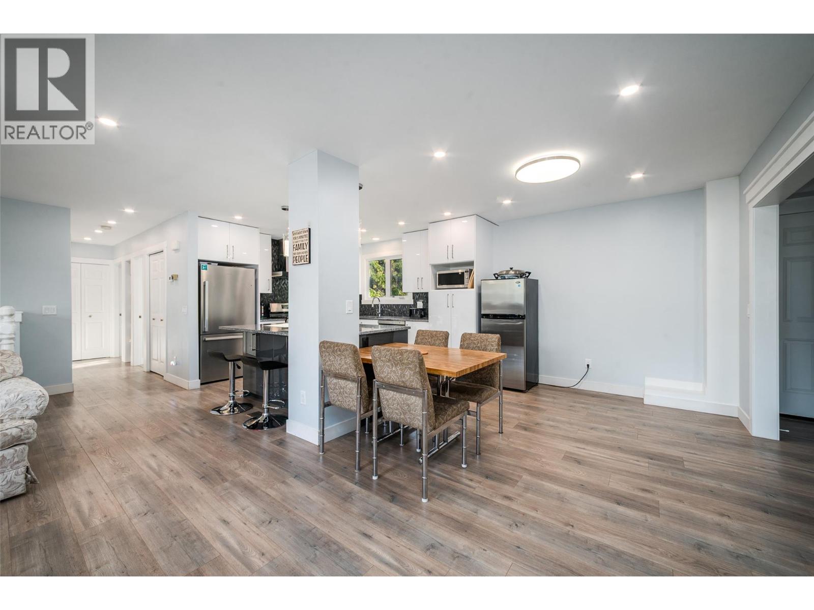 Picture for 320 Prior  RoadN https://www.cirrealty.ca/reb/bc/5/10363445_7.jpg