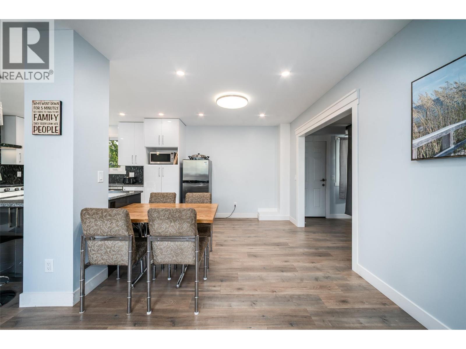 Picture for 320 Prior  RoadN https://www.cirrealty.ca/reb/bc/5/10363445_9.jpg