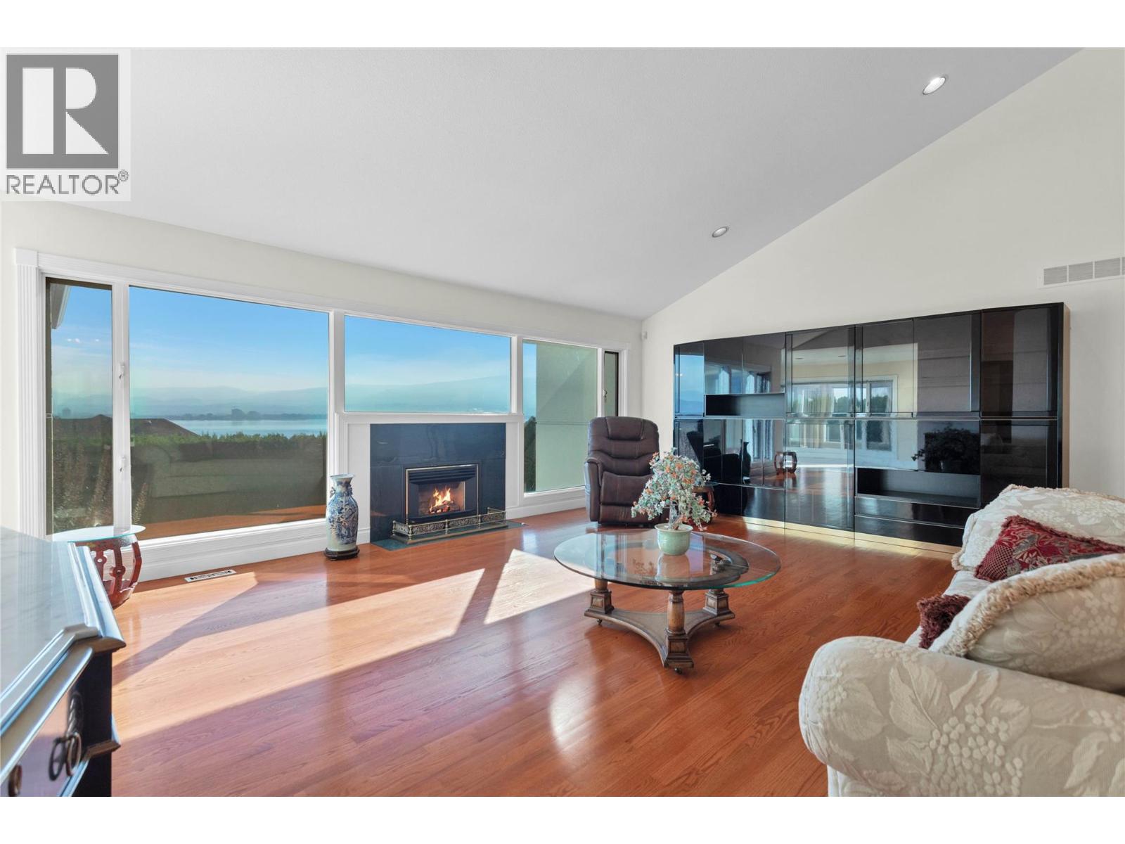 Picture for 2545 Campbell  Road https://www.cirrealty.ca/reb/bc/5/10363525_10.jpg
