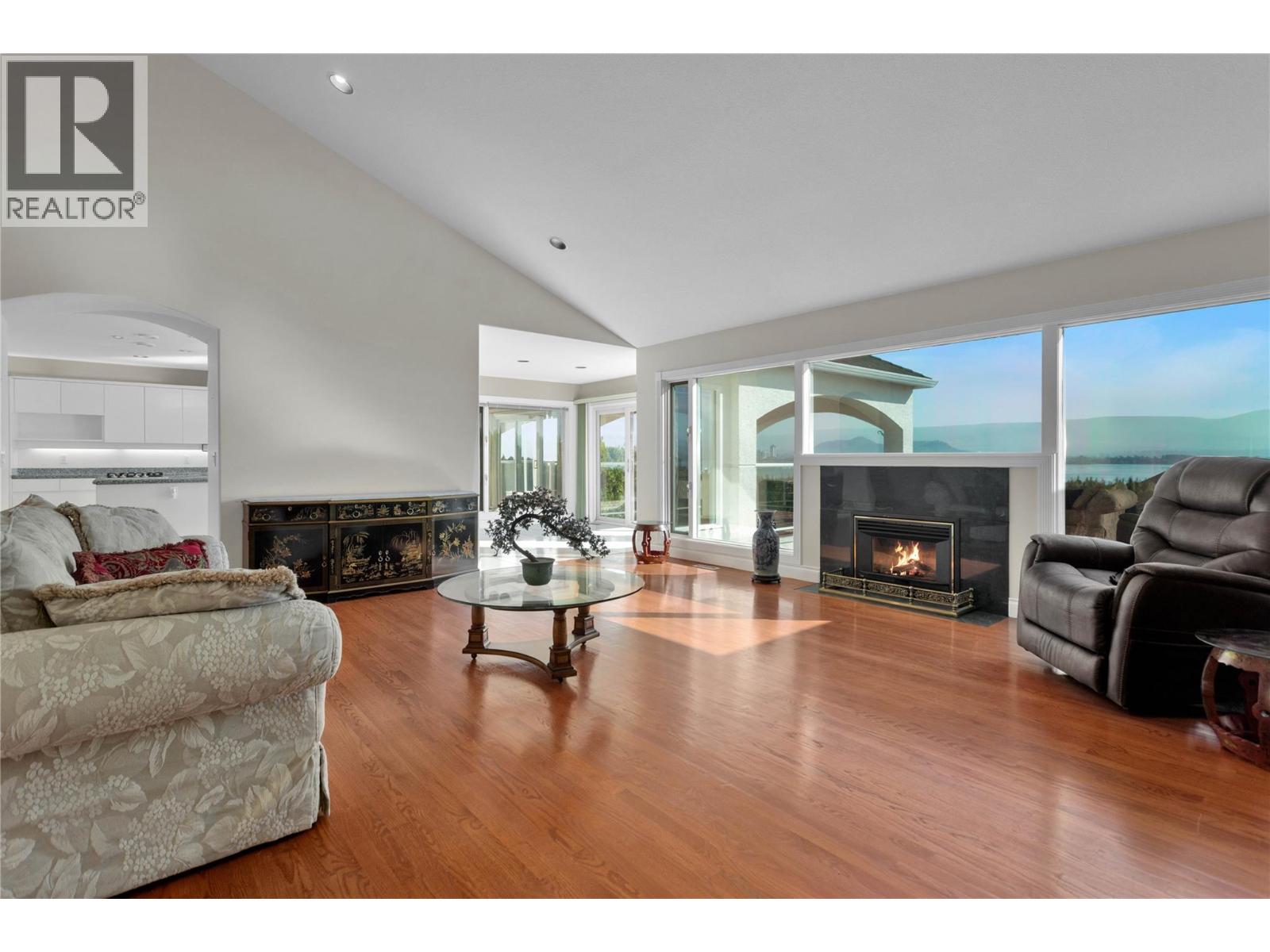 Picture for 2545 Campbell  Road https://www.cirrealty.ca/reb/bc/5/10363525_11.jpg