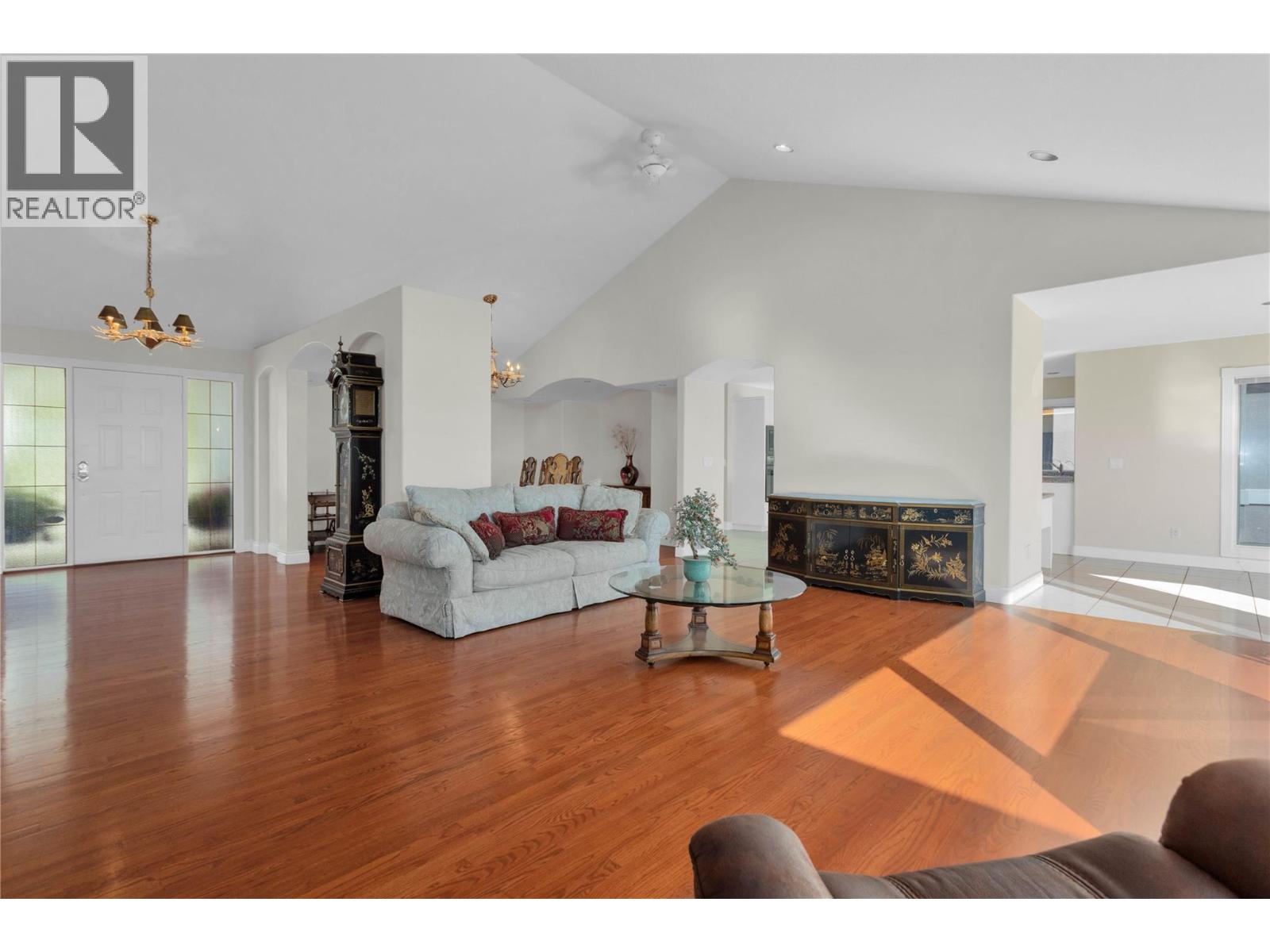 Picture for 2545 Campbell  Road https://www.cirrealty.ca/reb/bc/5/10363525_12.jpg