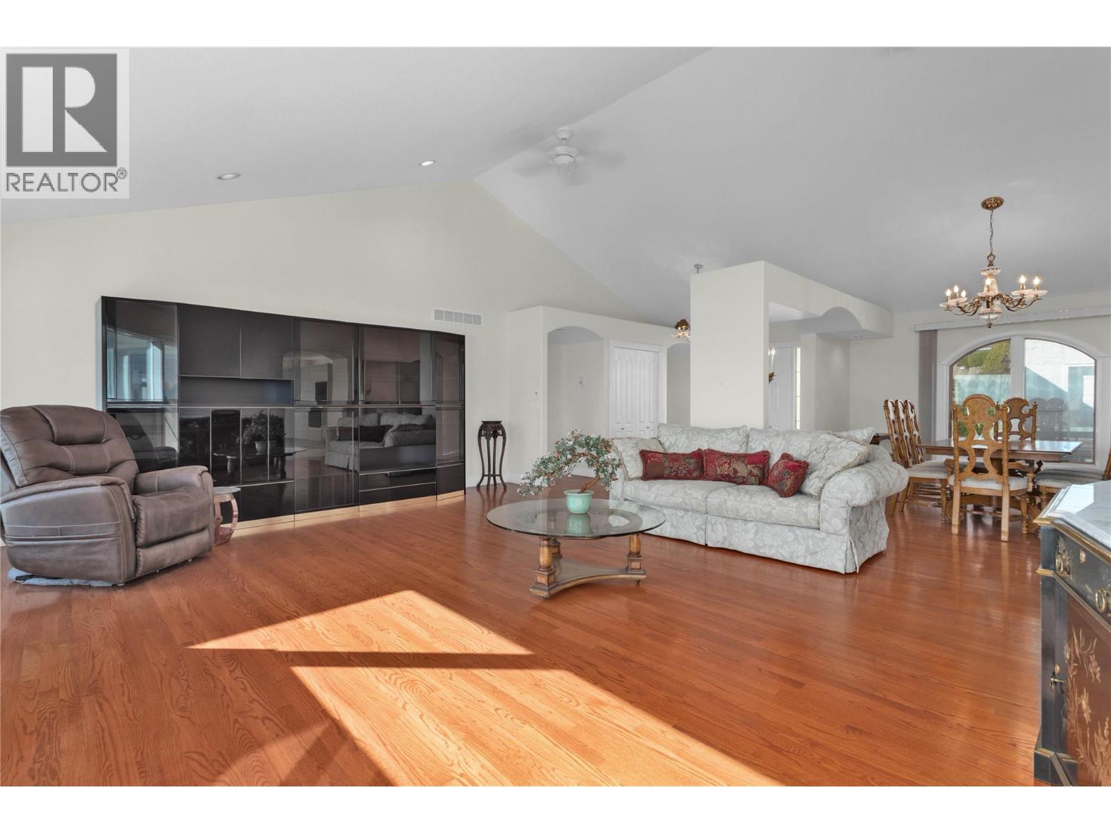 Picture for 2545 Campbell  Road https://www.cirrealty.ca/reb/bc/5/10363525_13.jpg