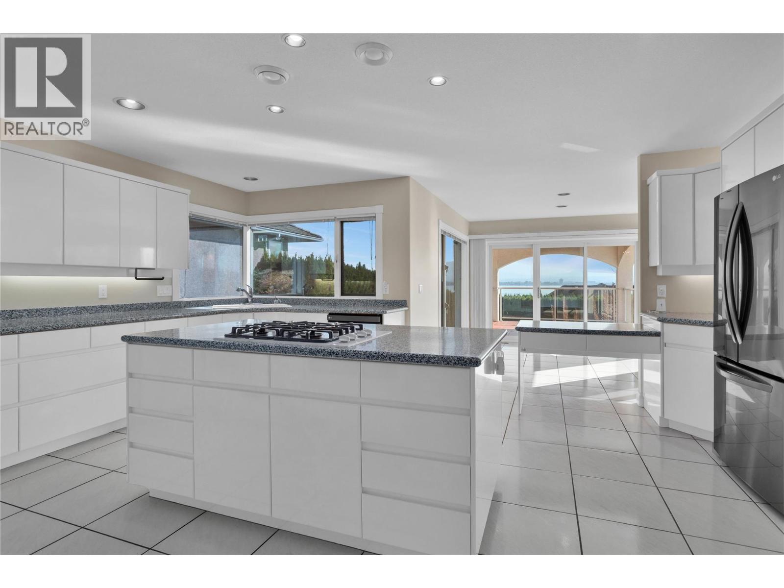Picture for 2545 Campbell  Road https://www.cirrealty.ca/reb/bc/5/10363525_15.jpg