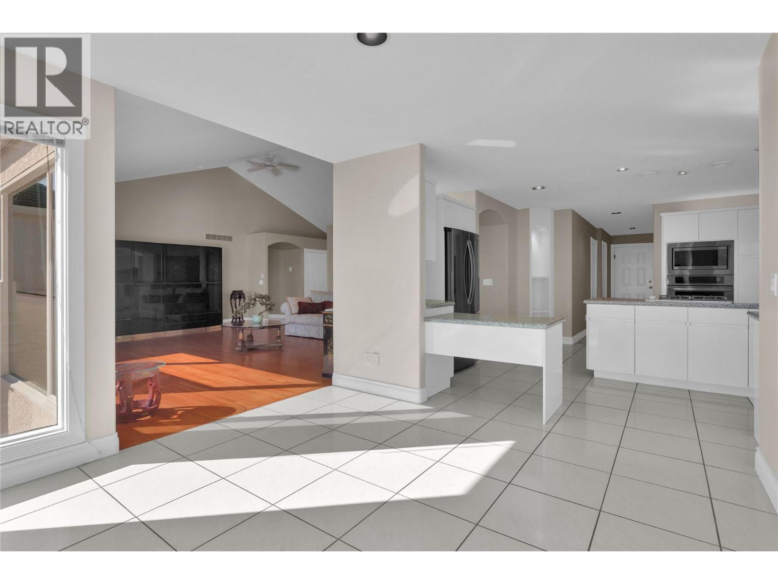Picture for 2545 Campbell  Road https://www.cirrealty.ca/reb/bc/5/10363525_20.jpg