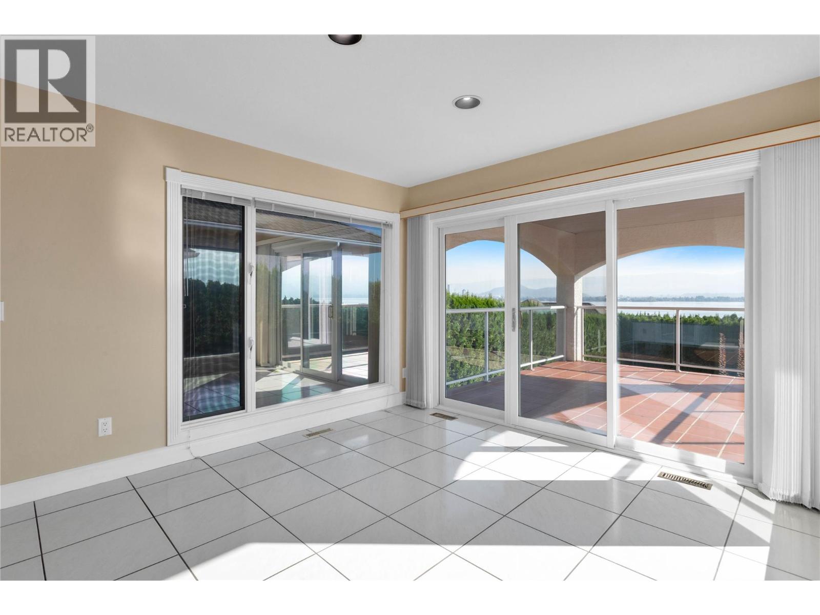 Picture for 2545 Campbell  Road https://www.cirrealty.ca/reb/bc/5/10363525_21.jpg