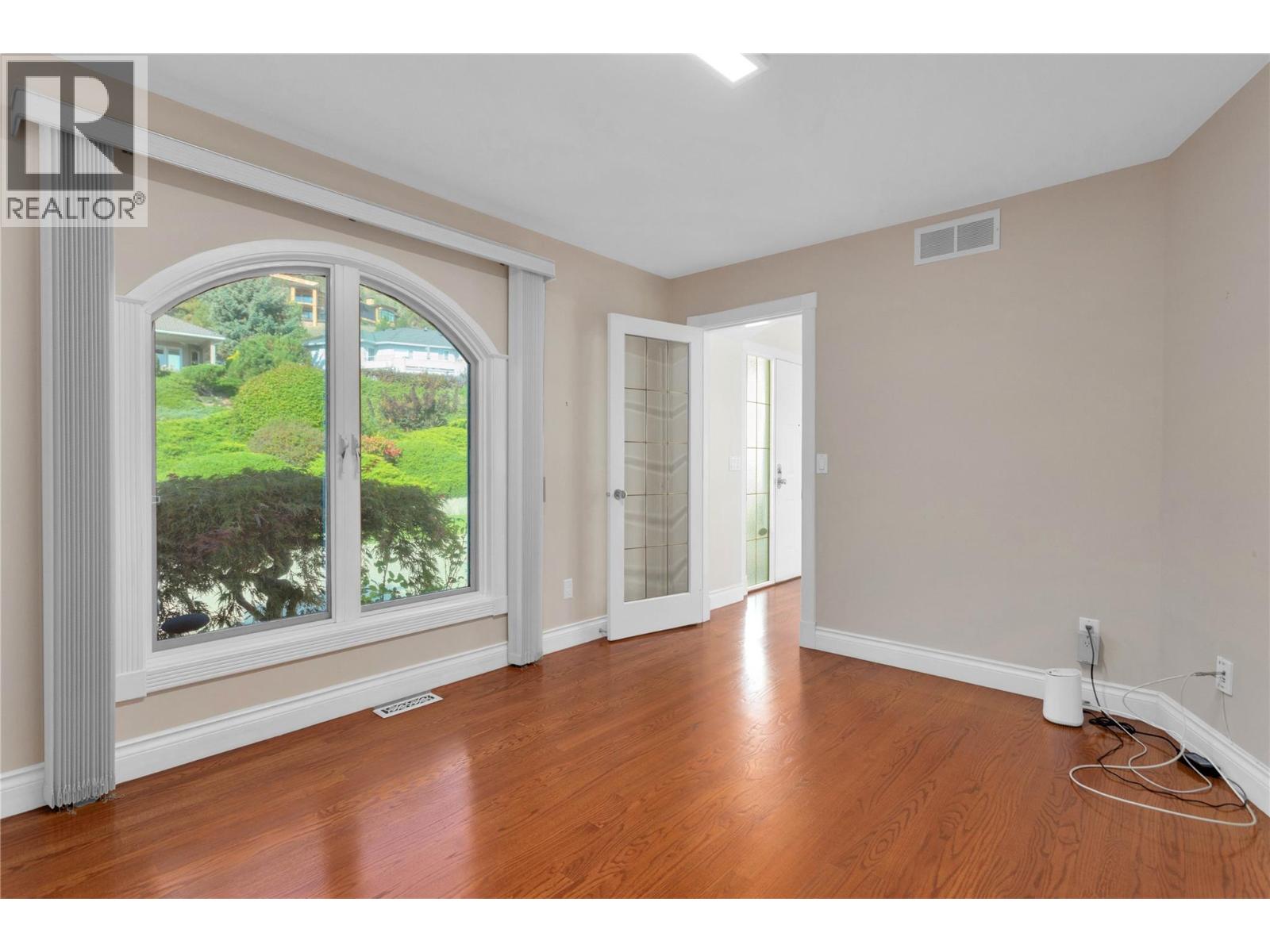 Picture for 2545 Campbell  Road https://www.cirrealty.ca/reb/bc/5/10363525_36.jpg