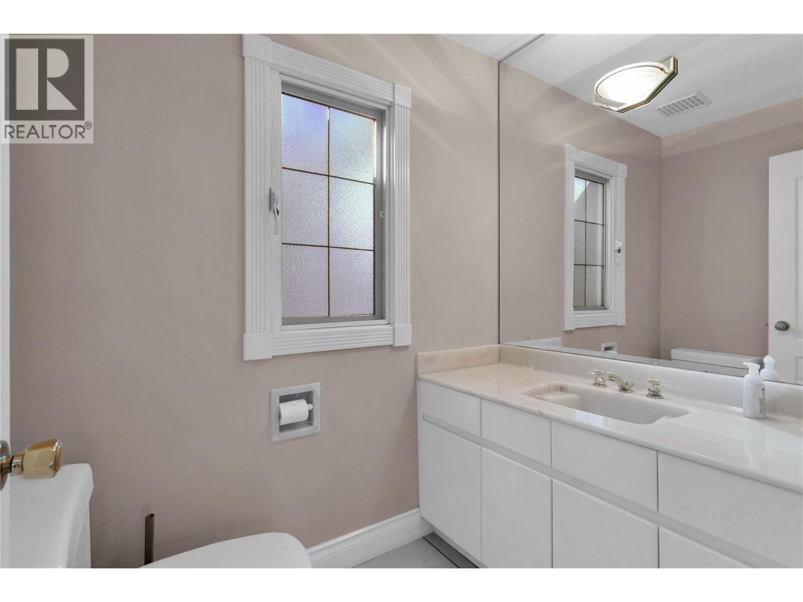 Picture for 2545 Campbell  Road https://www.cirrealty.ca/reb/bc/5/10363525_38.jpg