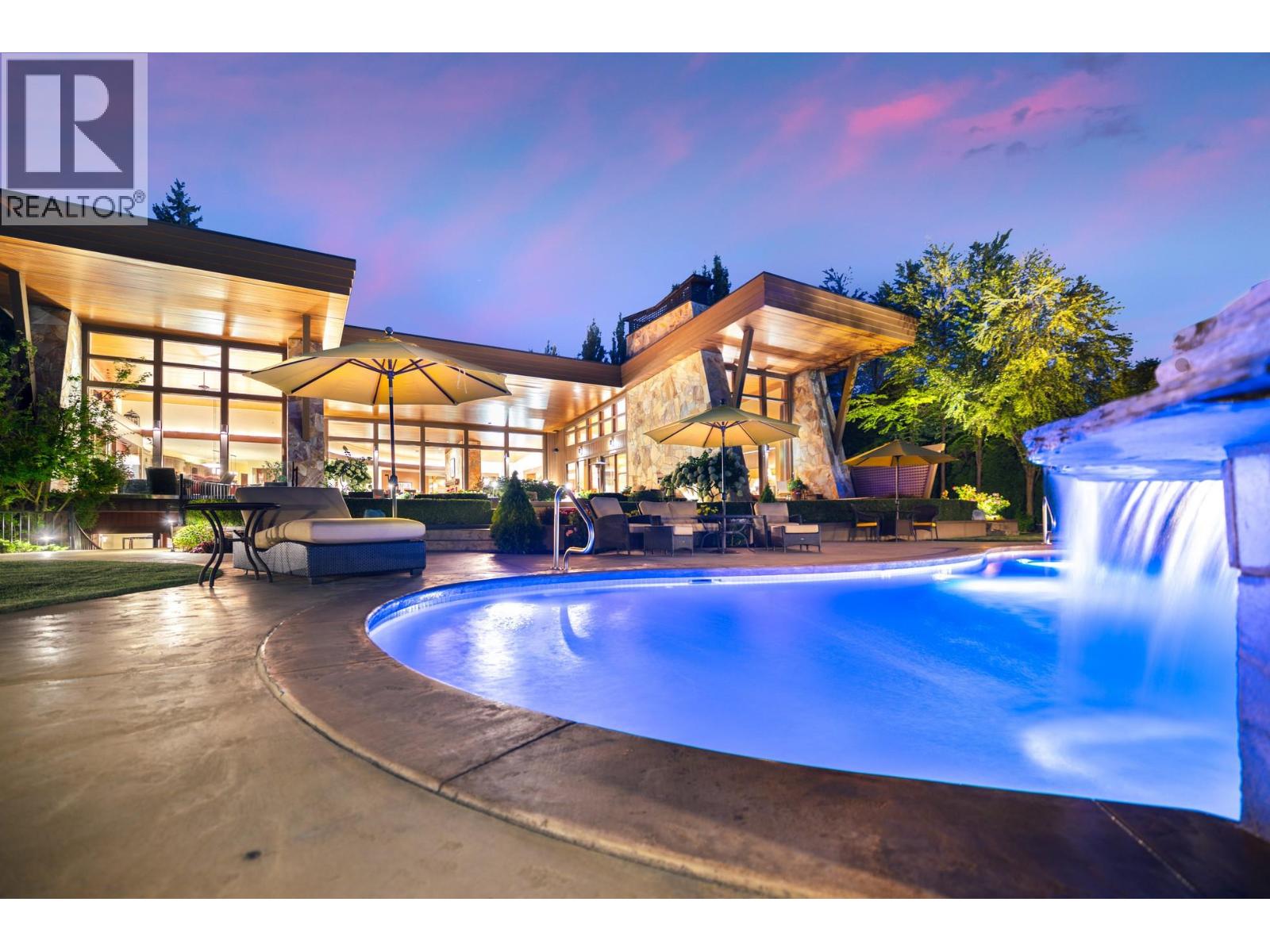 Picture for 704 Barnaby  Road https://www.cirrealty.ca/reb/bc/5/10363565_11.jpg