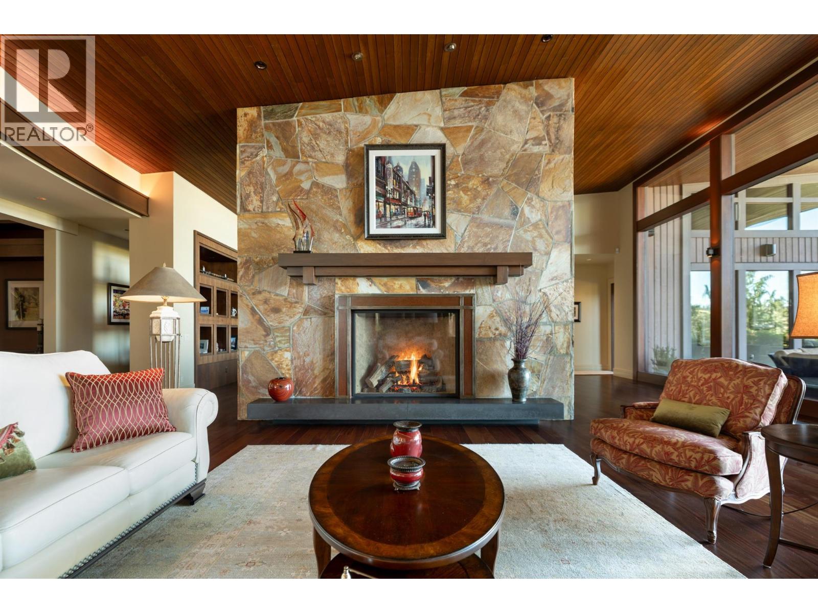 Picture for 704 Barnaby  Road https://www.cirrealty.ca/reb/bc/5/10363565_17.jpg