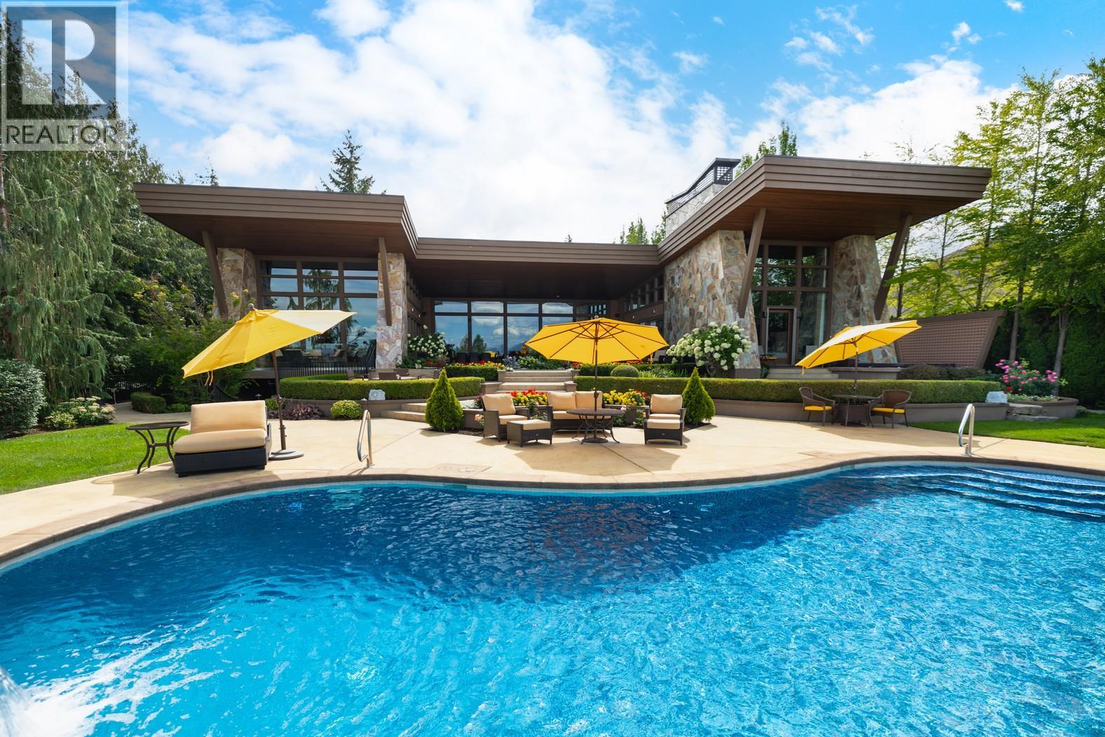 Picture for 704 Barnaby  Road https://www.cirrealty.ca/reb/bc/5/10363565_23.jpg