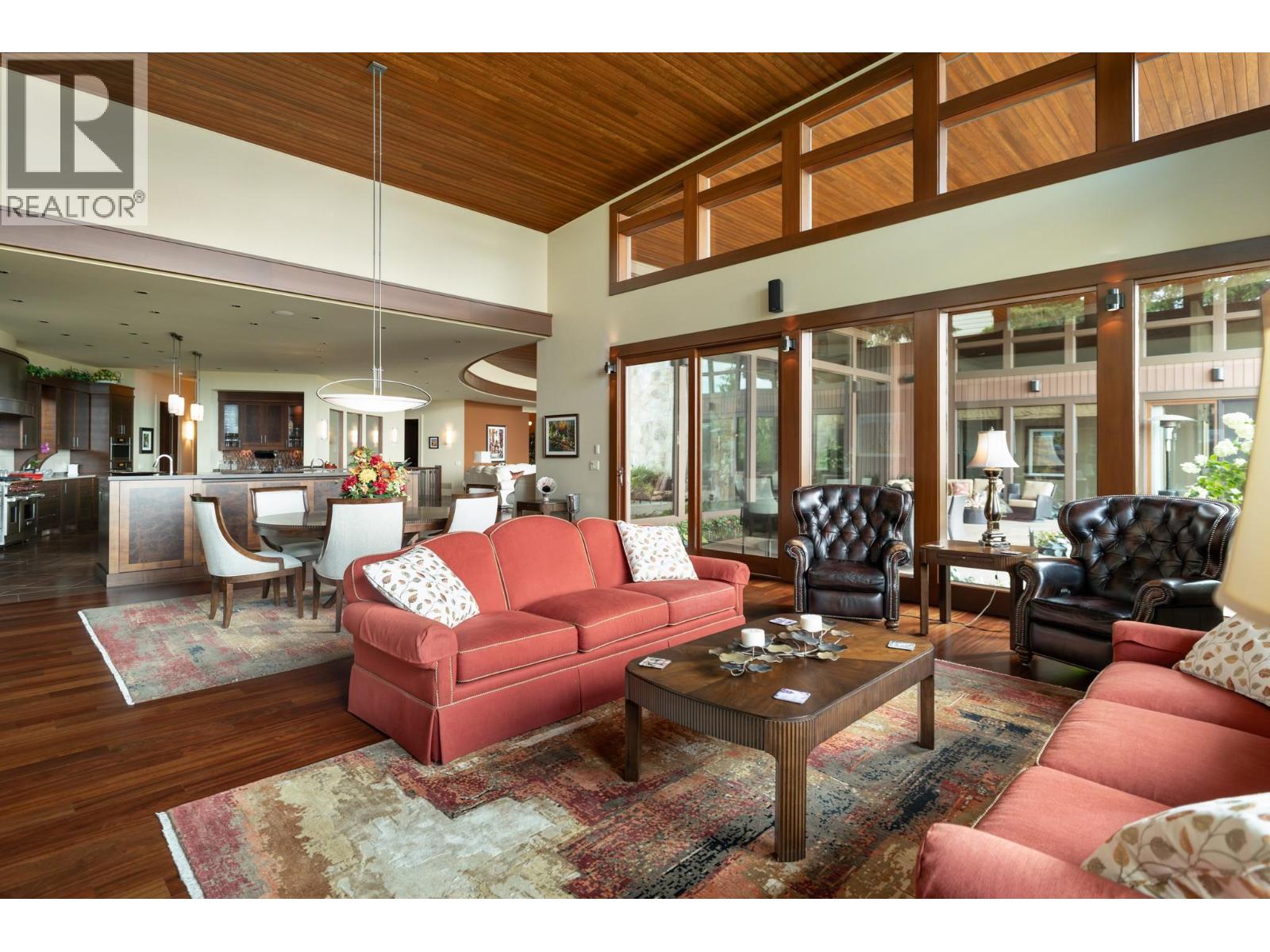 Picture for 704 Barnaby  Road https://www.cirrealty.ca/reb/bc/5/10363565_29.jpg