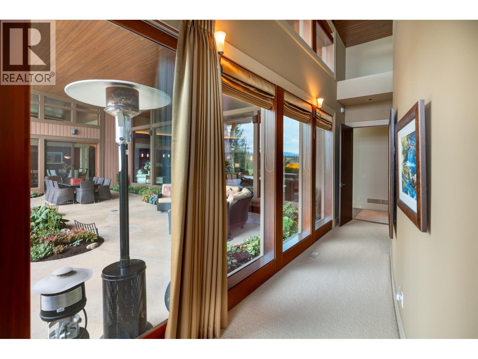 Picture for 704 Barnaby  Road https://www.cirrealty.ca/reb/bc/5/10363565_40.jpg