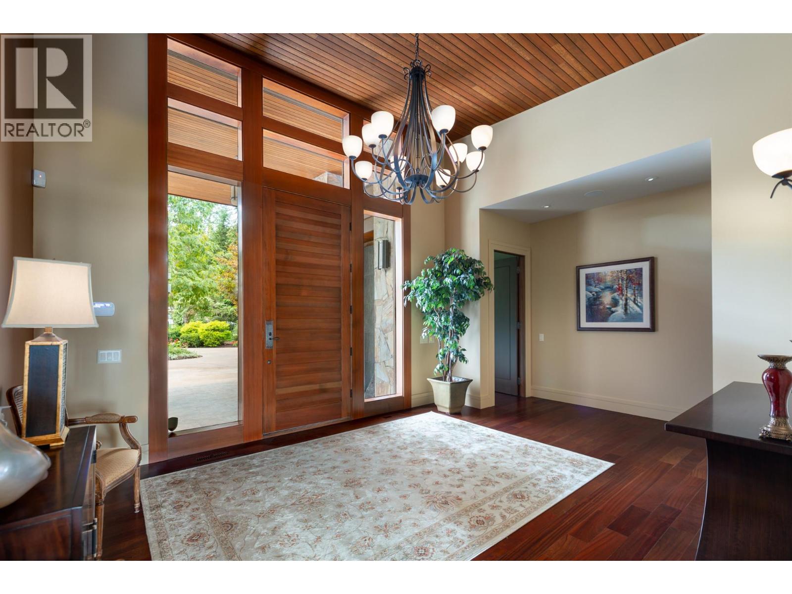 Picture for 704 Barnaby  Road https://www.cirrealty.ca/reb/bc/5/10363565_45.jpg